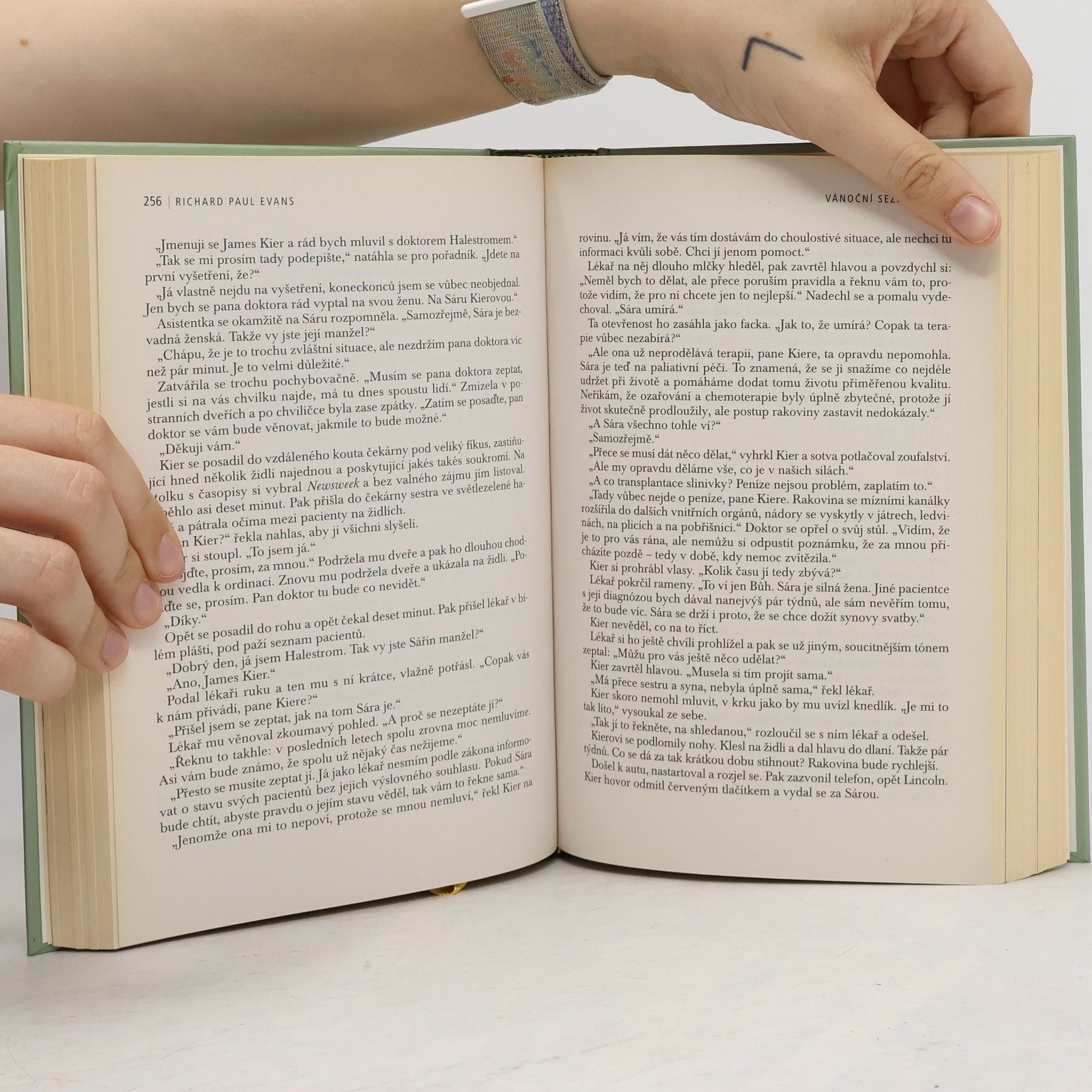 Autores varios Nejlepší světové čtení. Ženevský podvod. Vánoční seznam. Už žádná tajemství. Hora mezi námi.