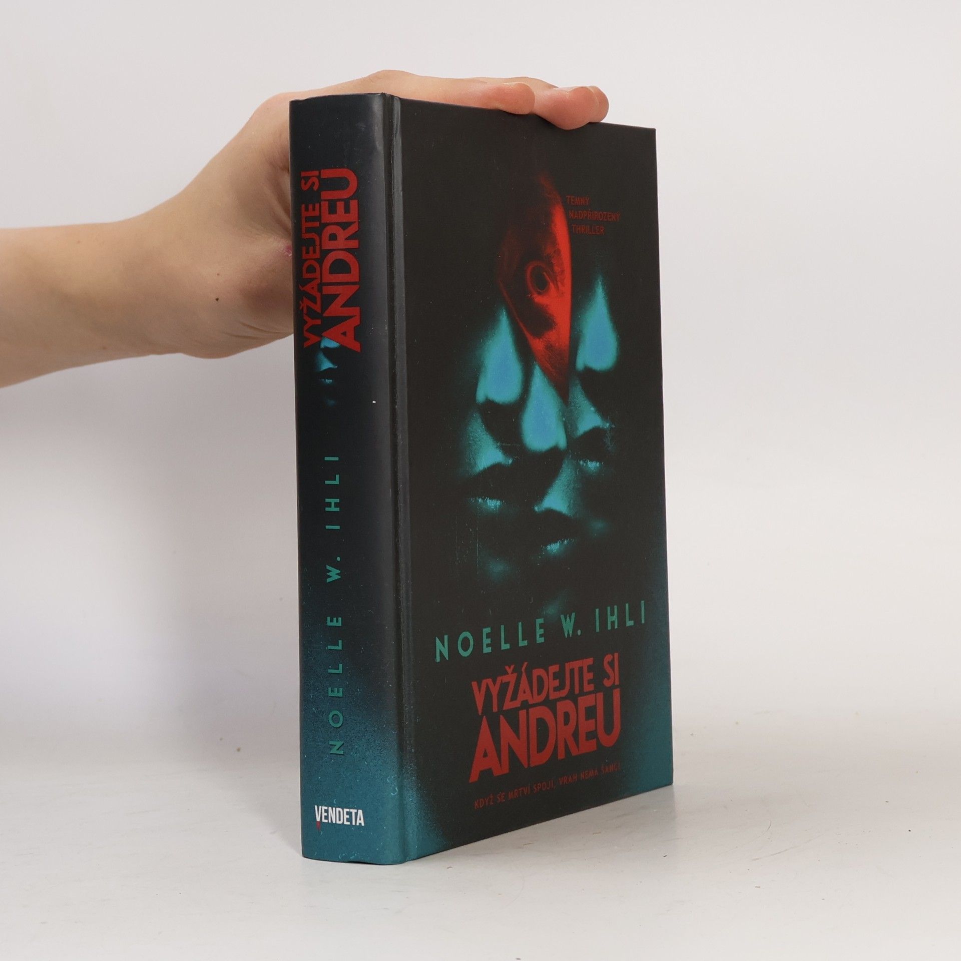 Noelle W. Ihli Vyžádejte si Andreu