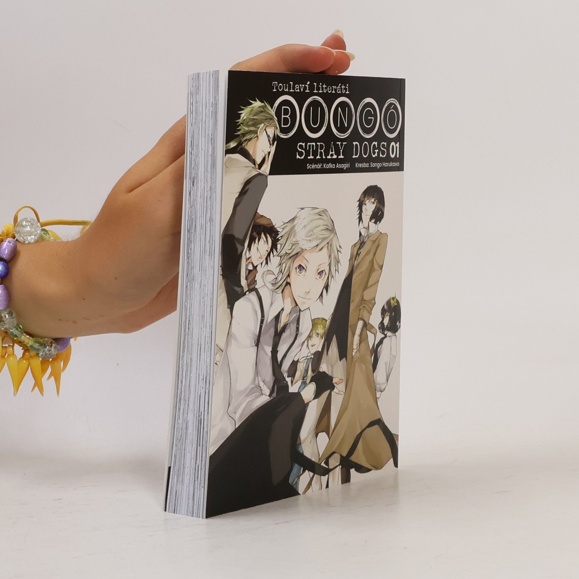 Kafka Asagiri Toulaví literáti. Bungó Stray Dogs 01