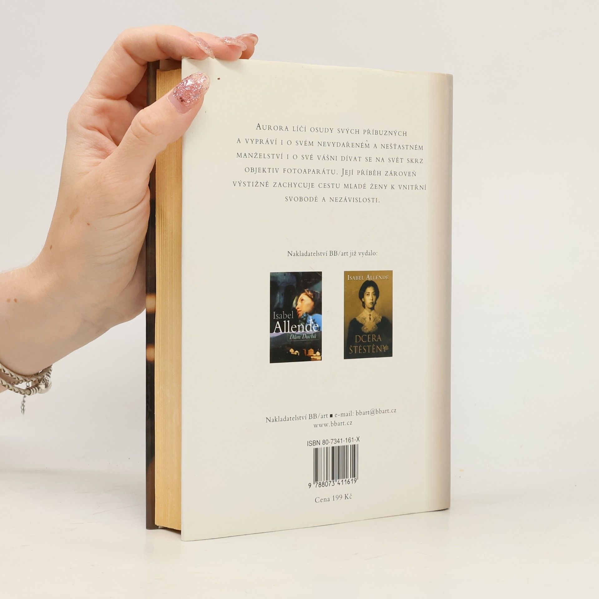 Isabel Allende Sépiový portrét