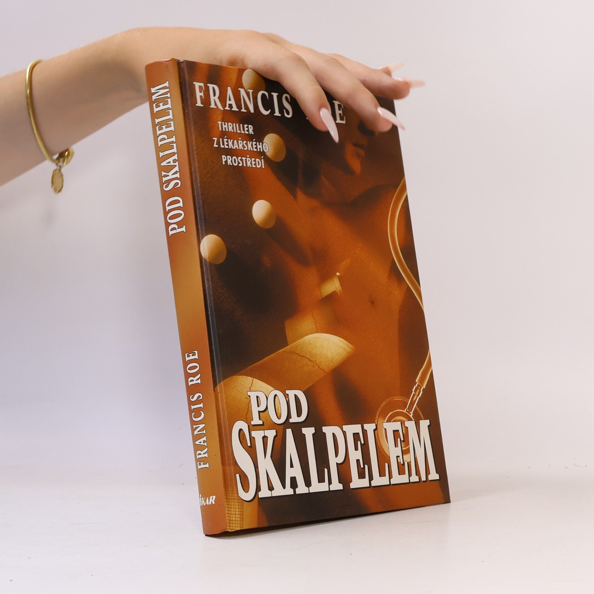 Roe Francis Pod skalpelem