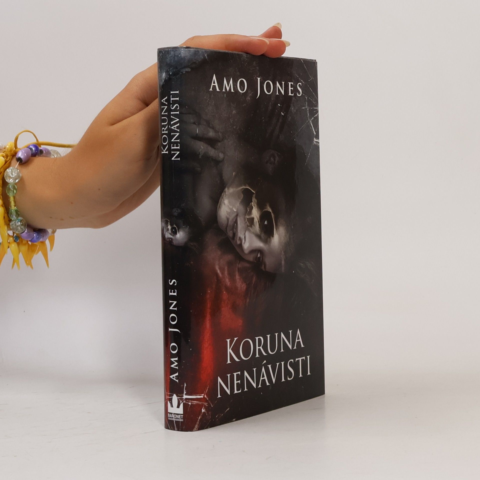 Amo Jones Koruna nenávisti