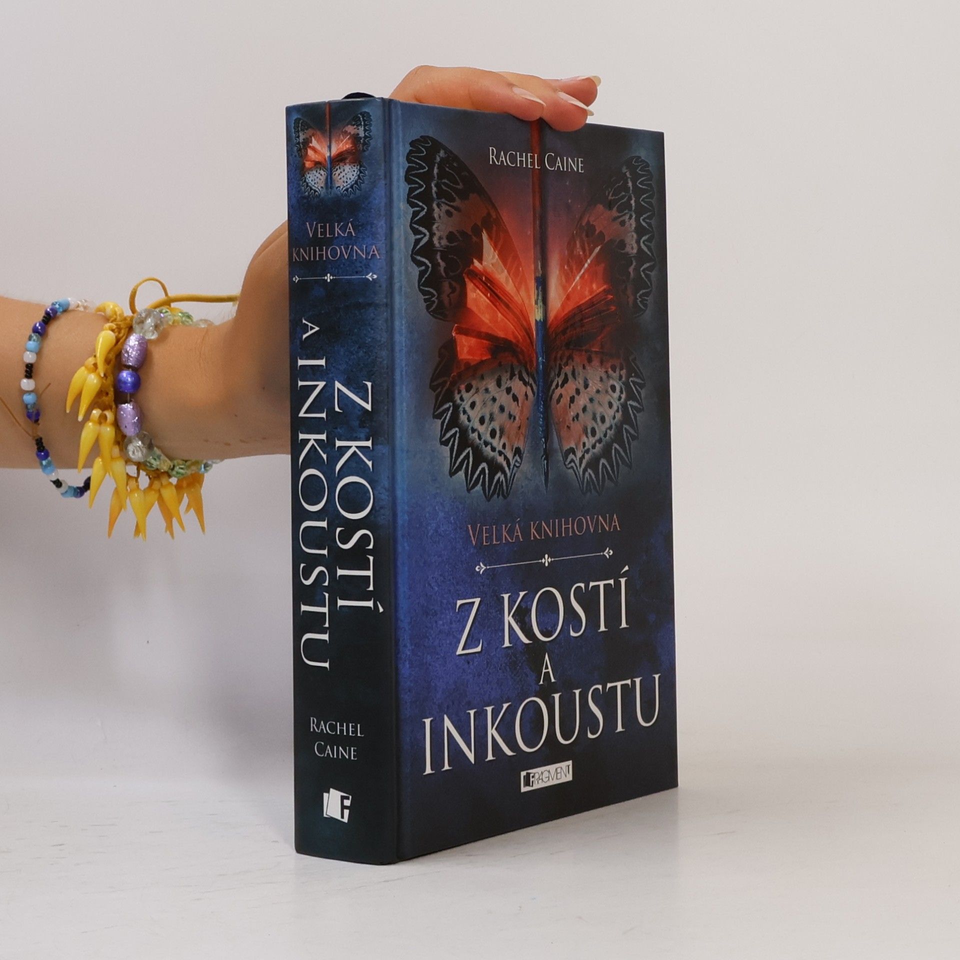 Rachel Caine Velká knihovna. Z kostí a inkoustu