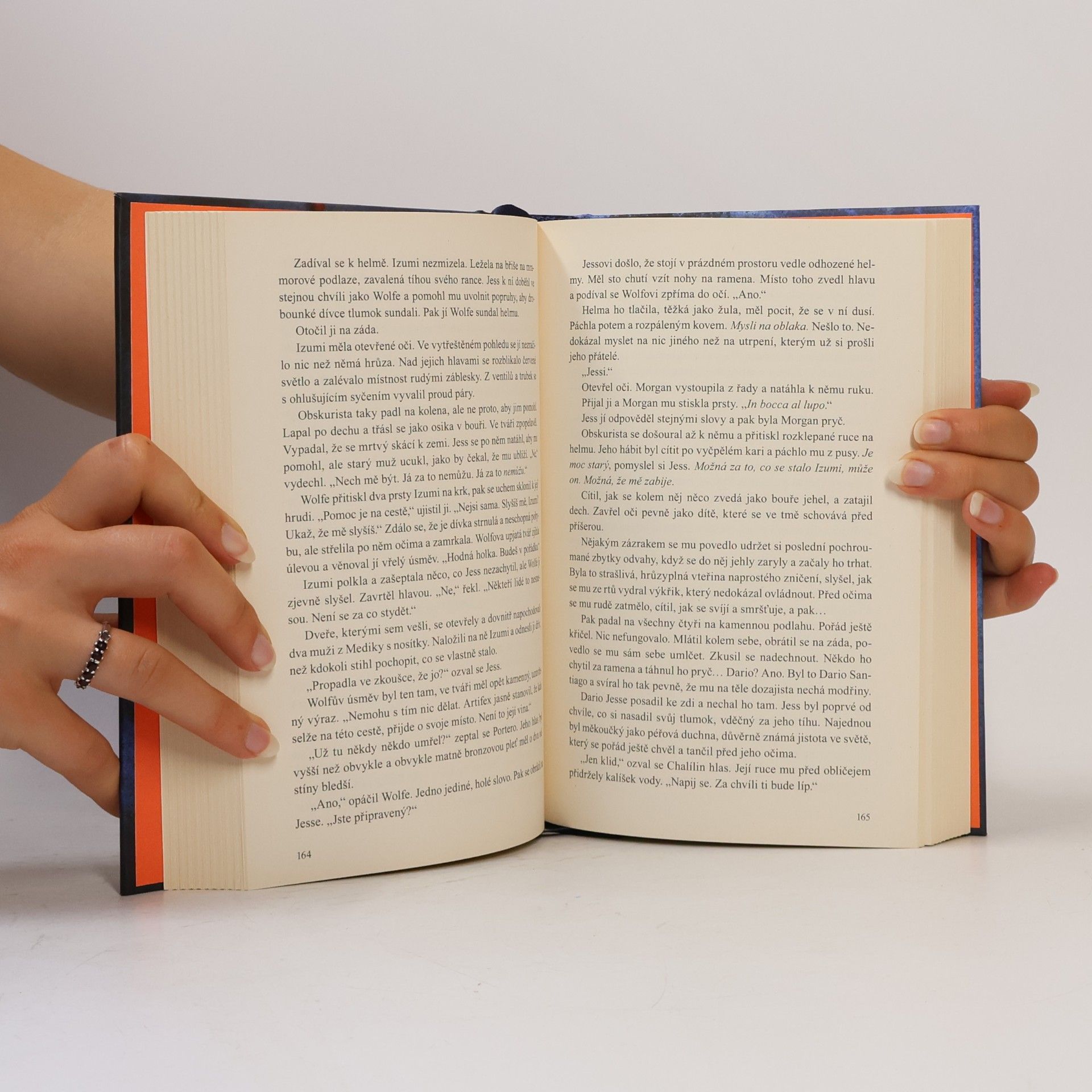 Rachel Caine Velká knihovna. Z kostí a inkoustu