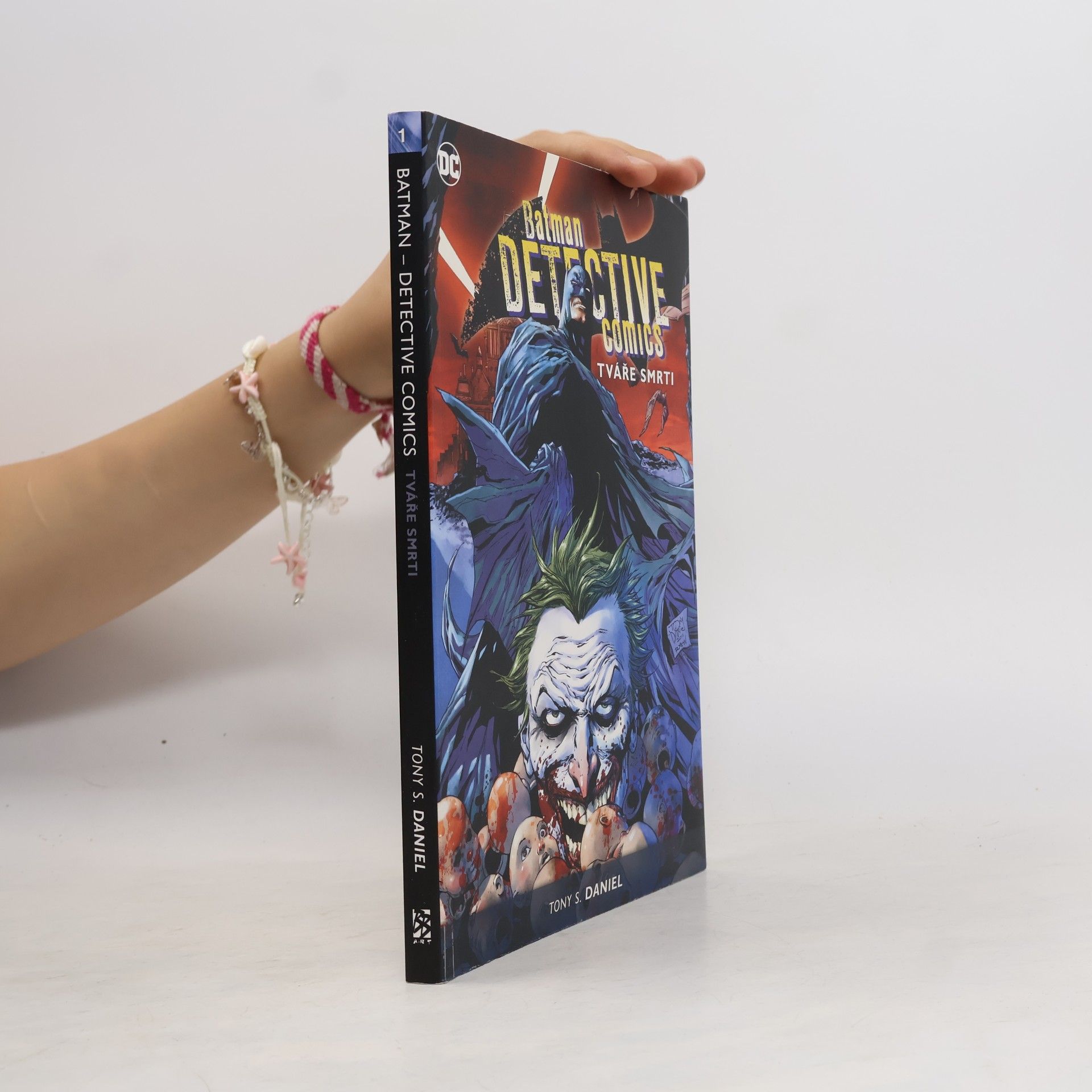 Tony Daniel Batman detective comics. Kniha první, Tváře smrti