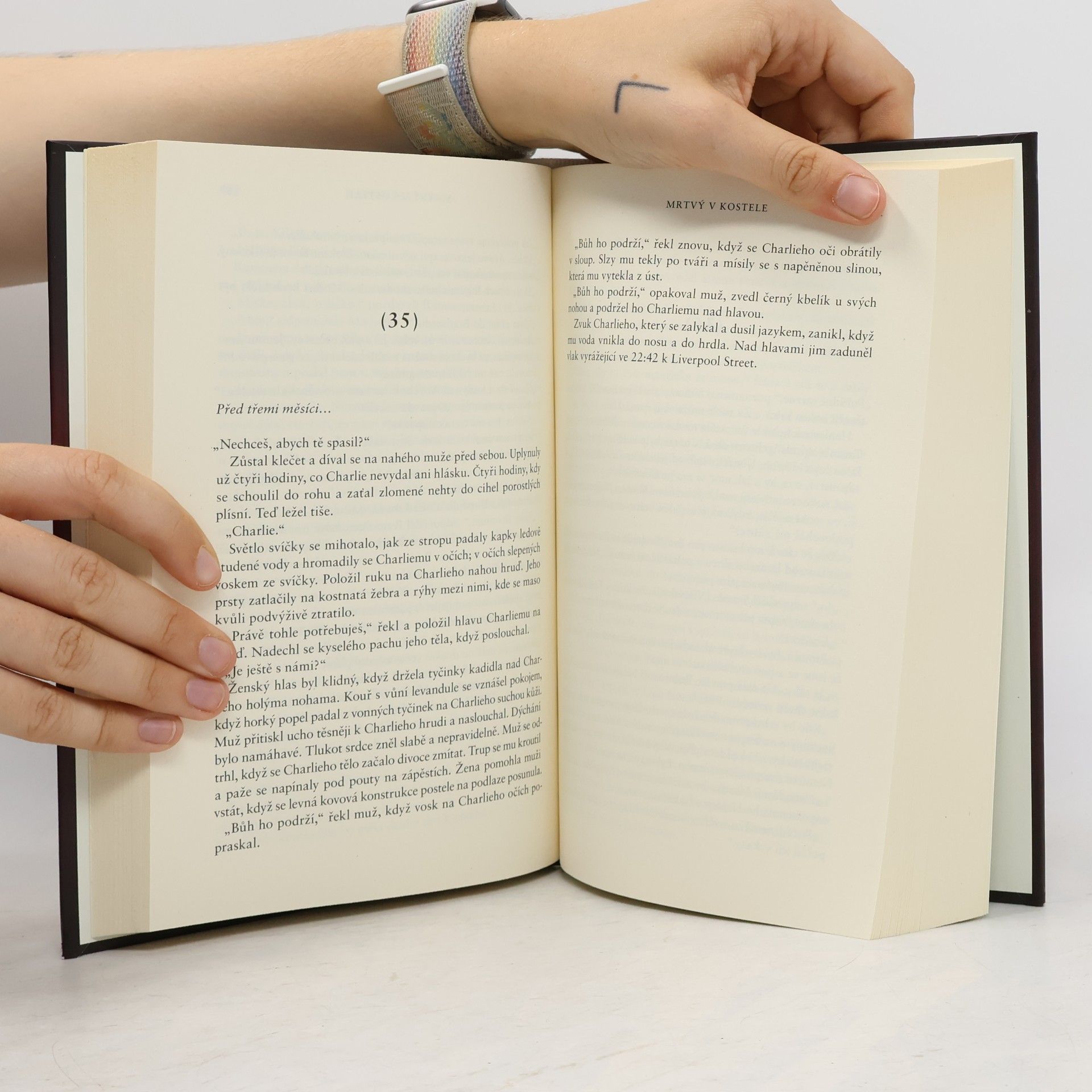 Nadine Matheson Mrtvý v kostele