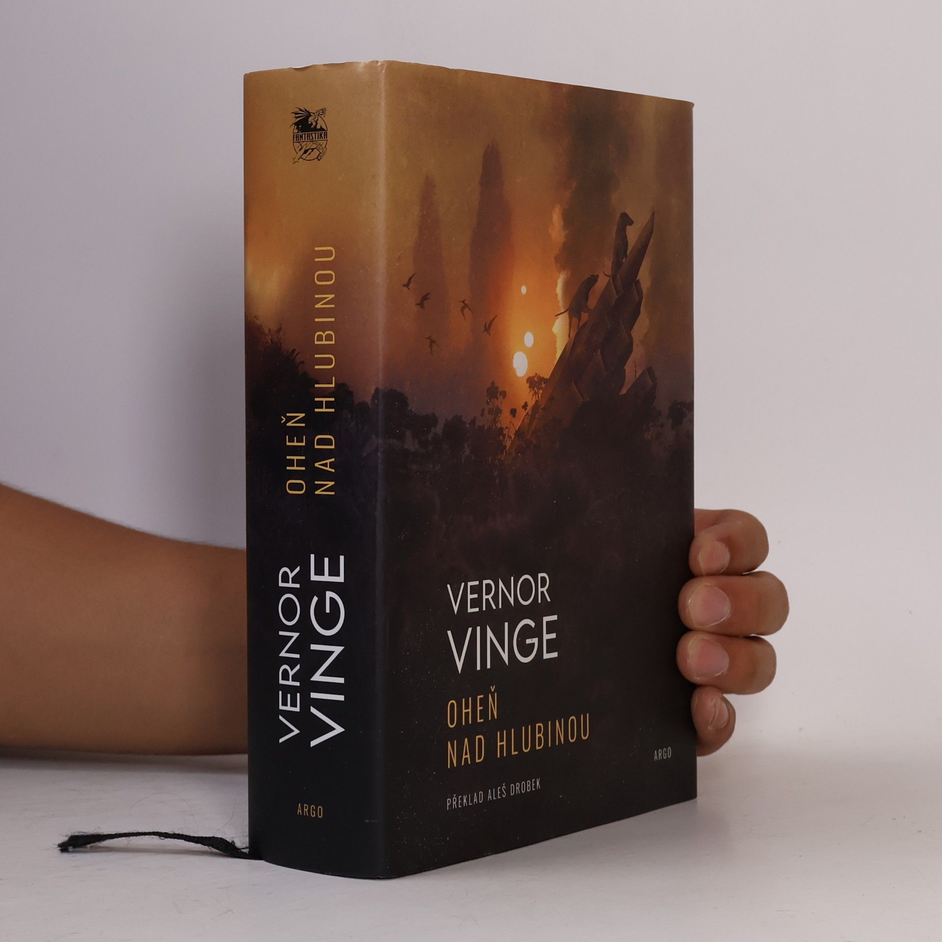 Vernor Vinge Oheň nad Hlubinou