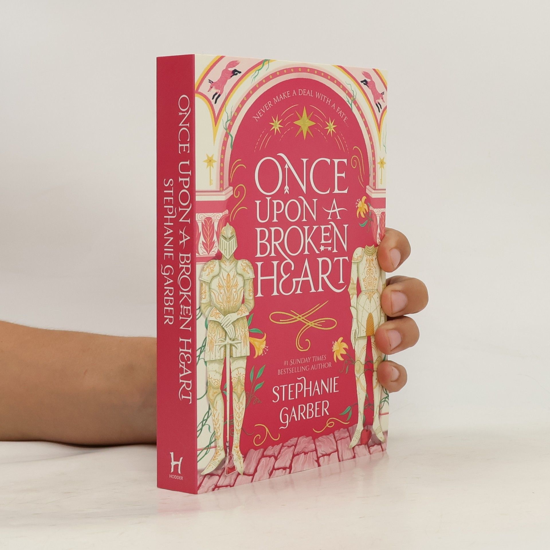 Stephanie Garber Once upon a broken heart