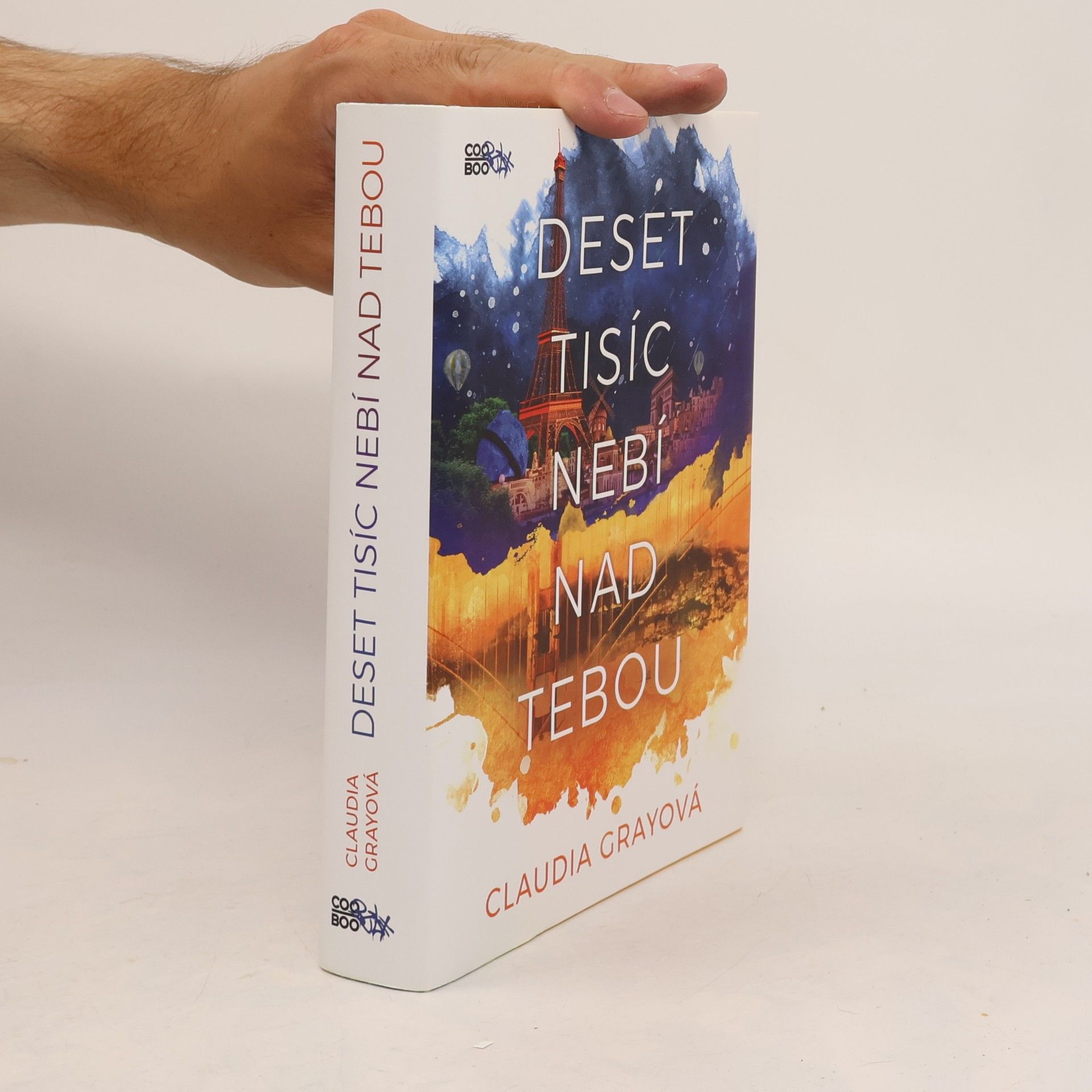 Claudia Gray Deset tisíc nebí nad tebou