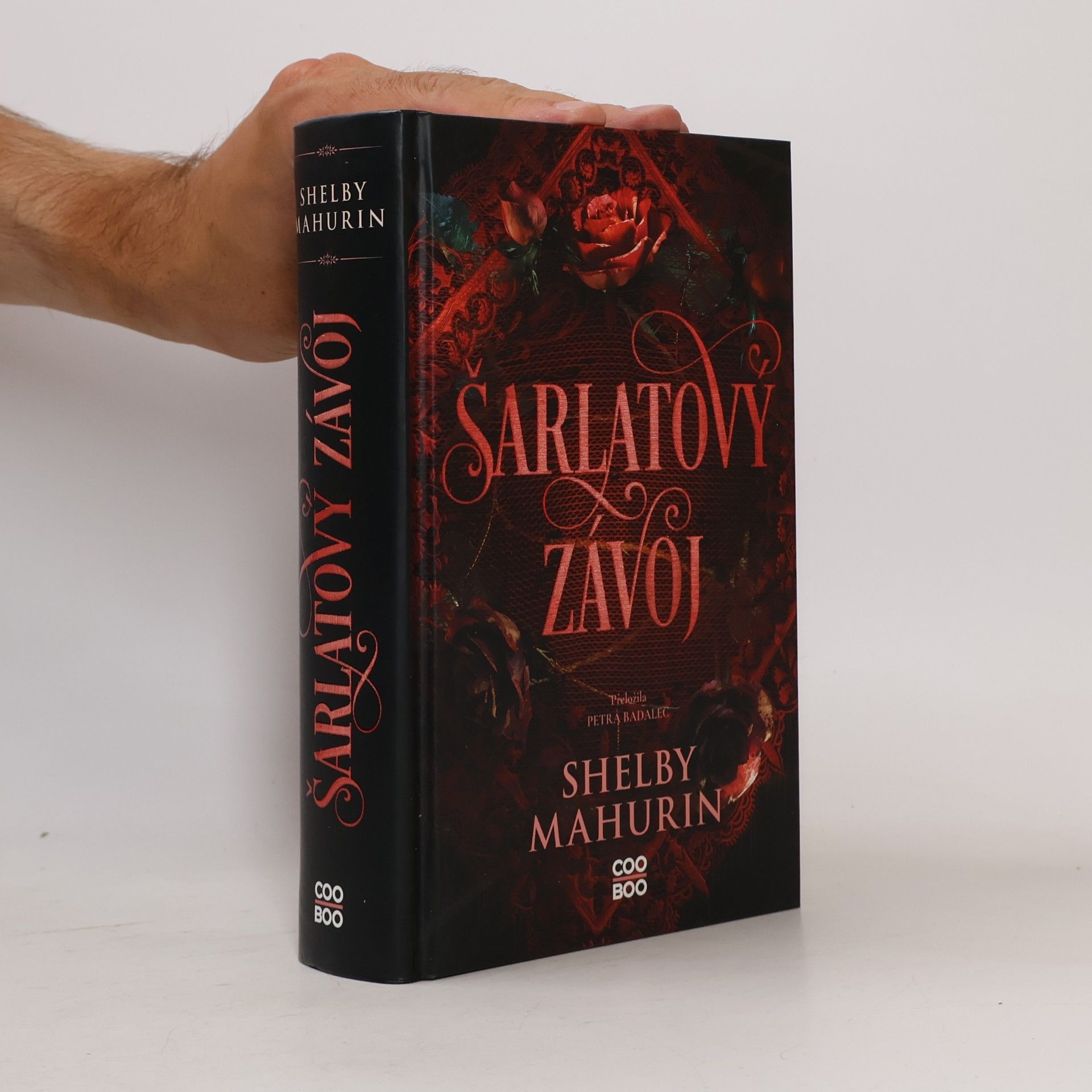 Shelby Mahurin Šarlatový závoj
