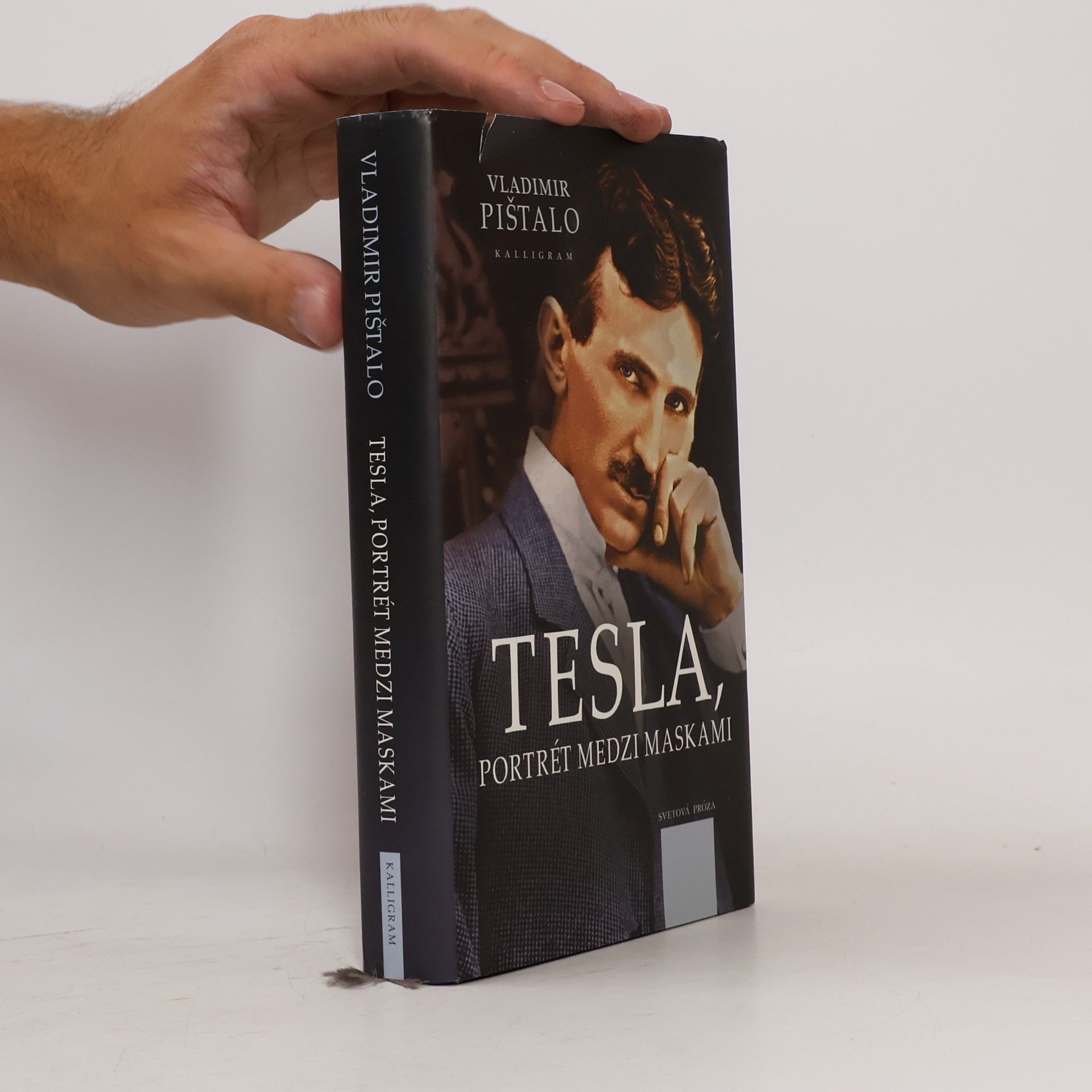 Vladimir Pištalo Tesla, portrét medzi maskami