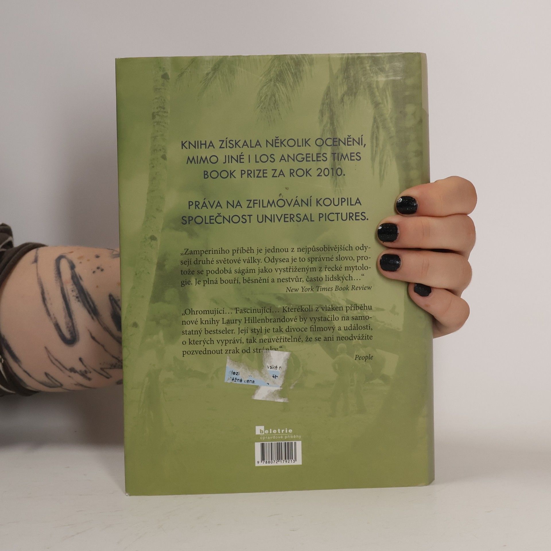 Laura Hillenbrand Nezlomený. Pravdivý příběh z 2. světové války o přežití, odhodlanosti a odpuštění