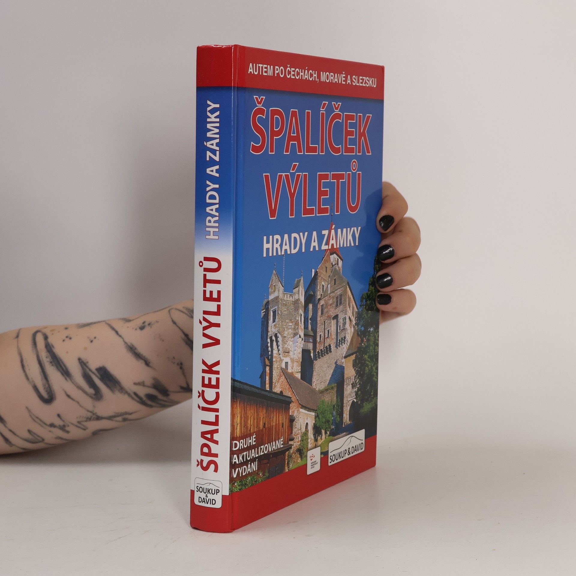 Petr David Špalíček výletů. Hrady a zámky