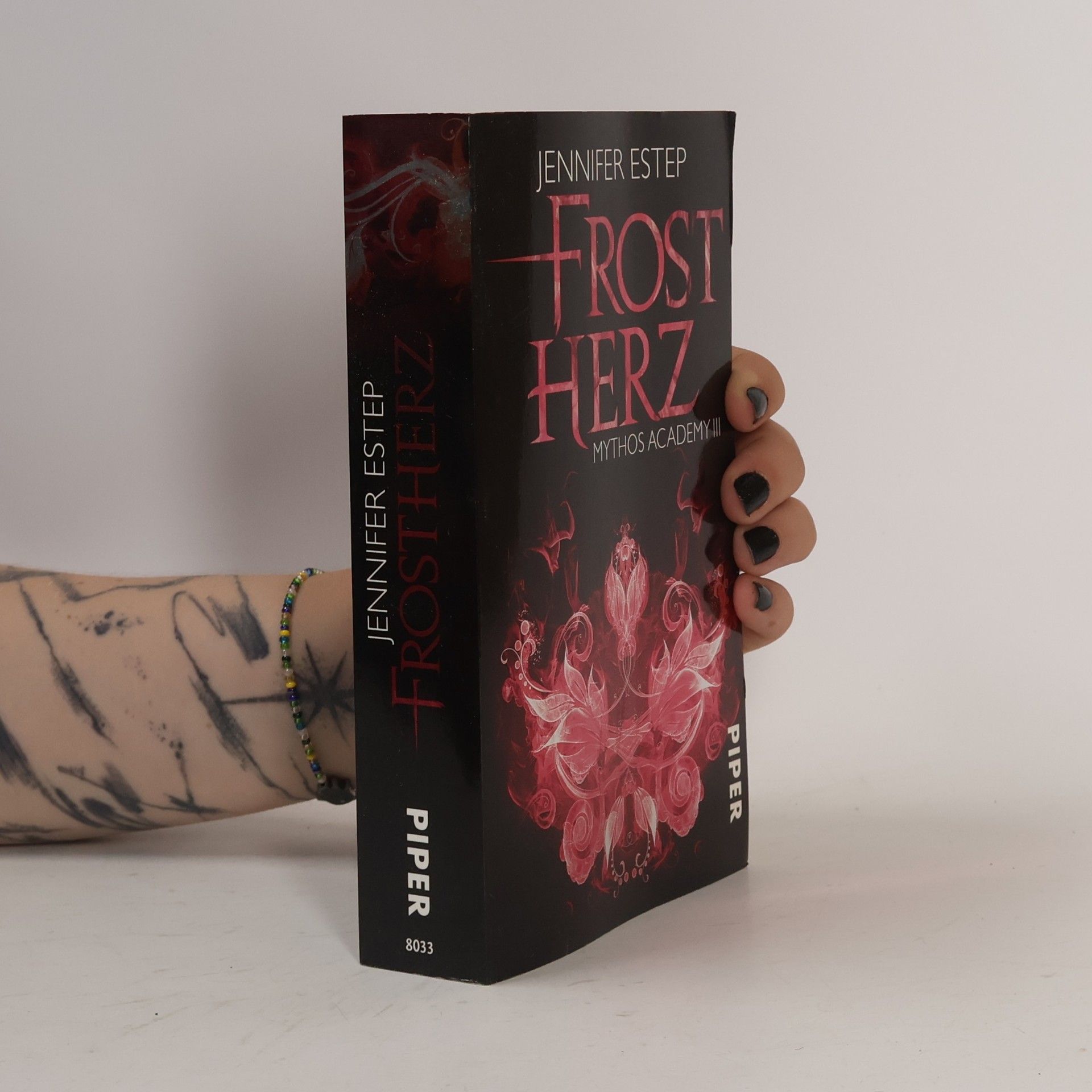 Jennifer Estep Frostherz