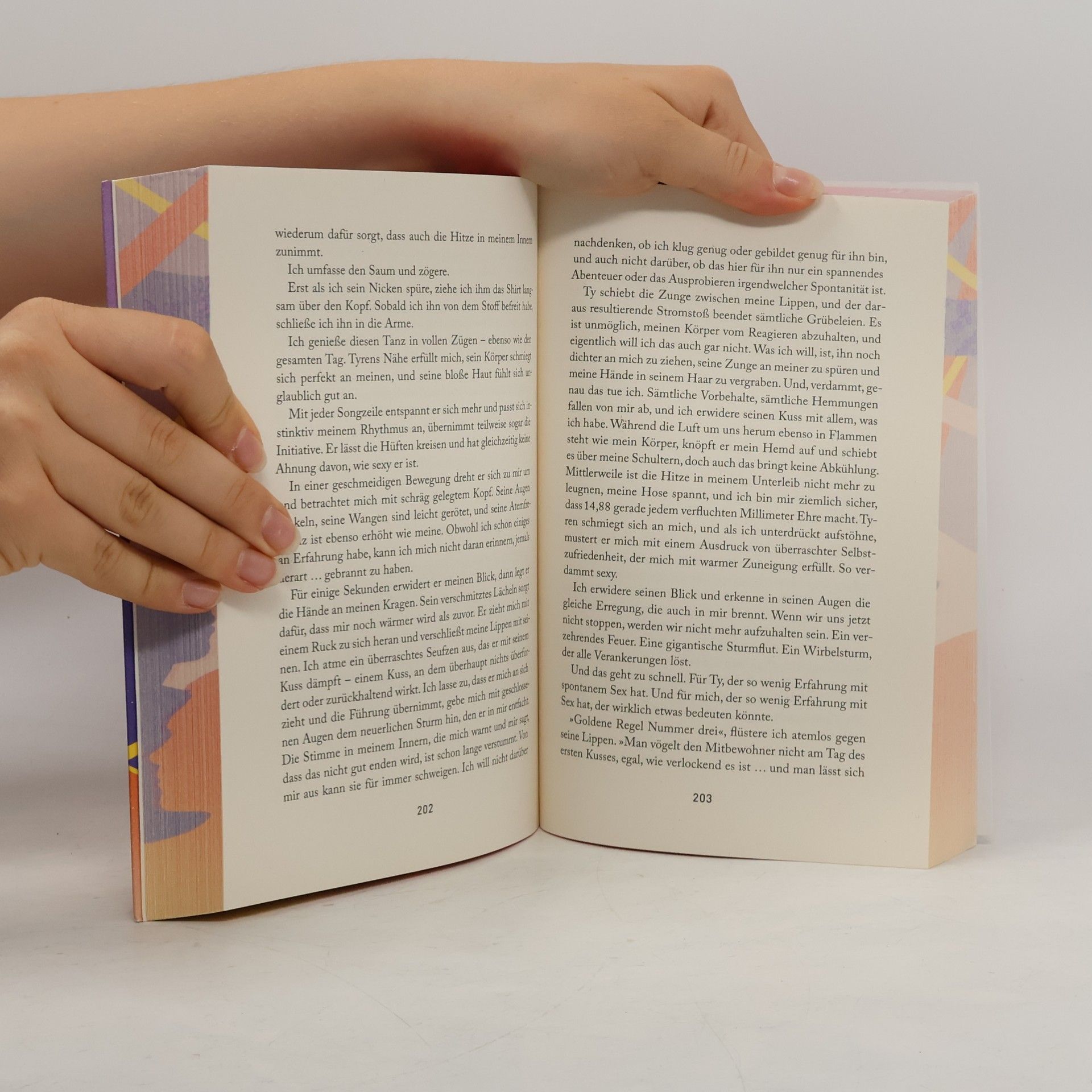 Emma Lindberg Spaces between us