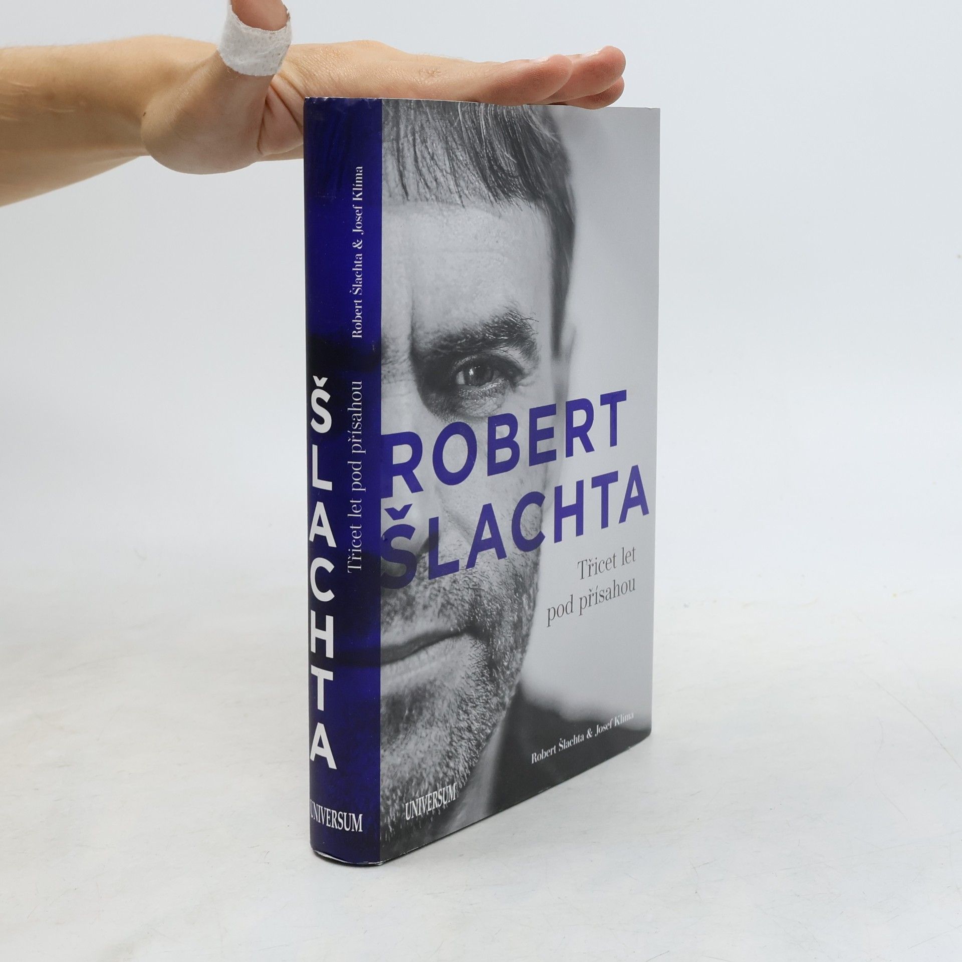 Robert Šlachta Robert Šlachta. Třicet let pod přísahou