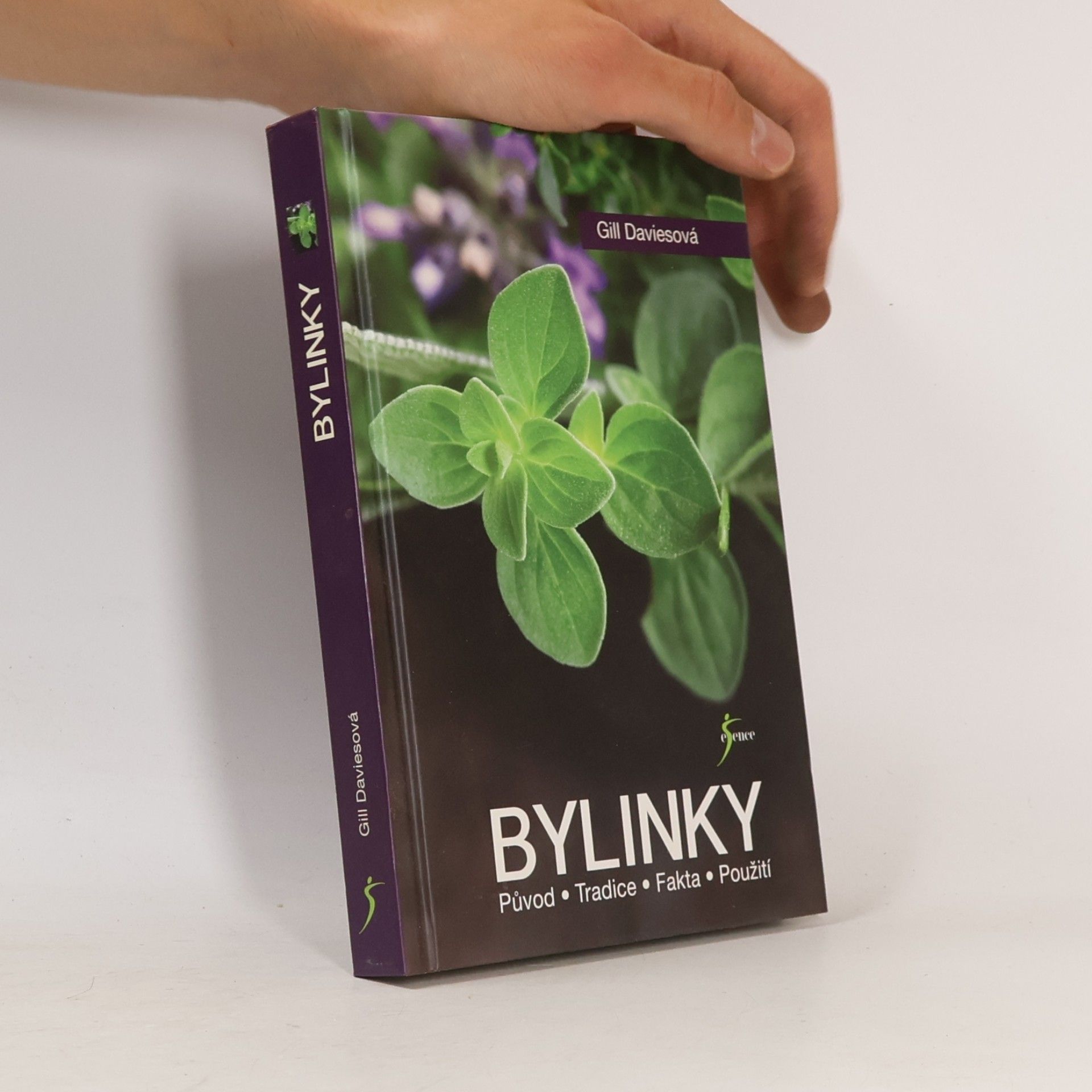 Gill Davies Bylinky
