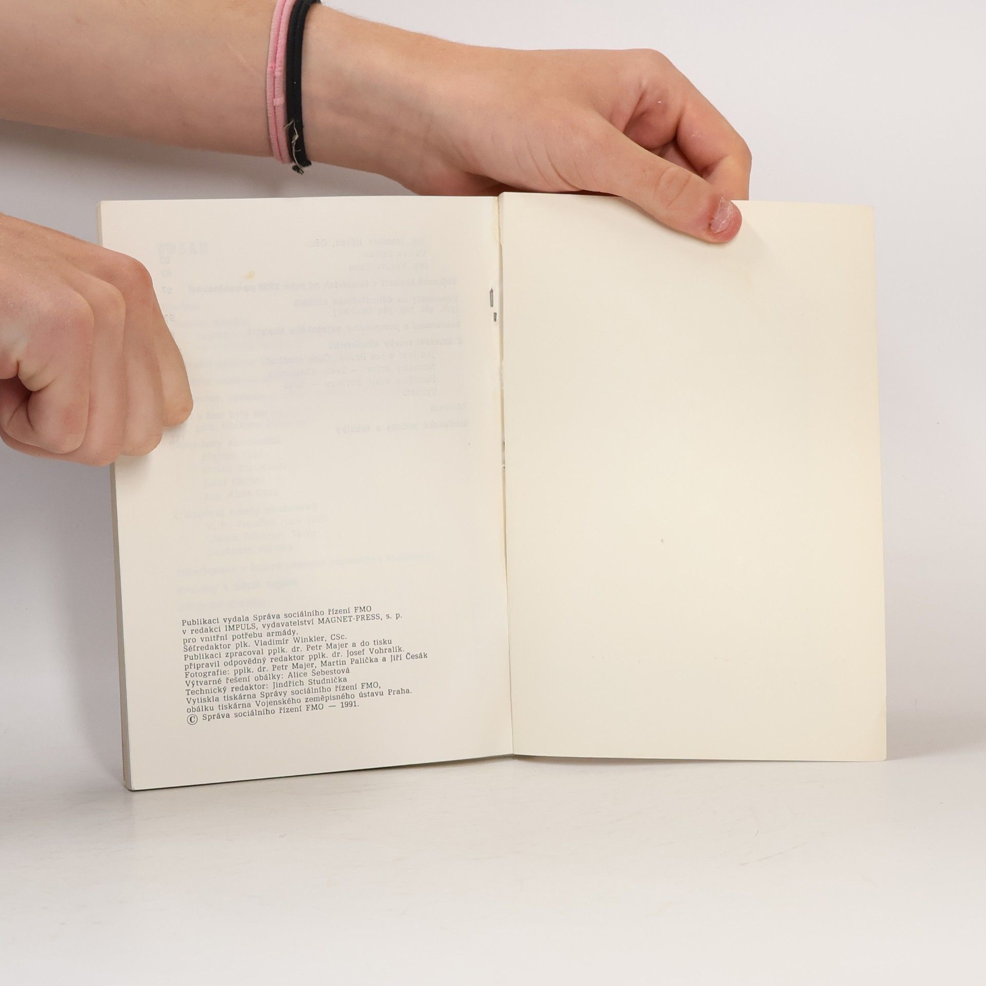 Autorenkollektiv Historie tradice současnost 1920-1990