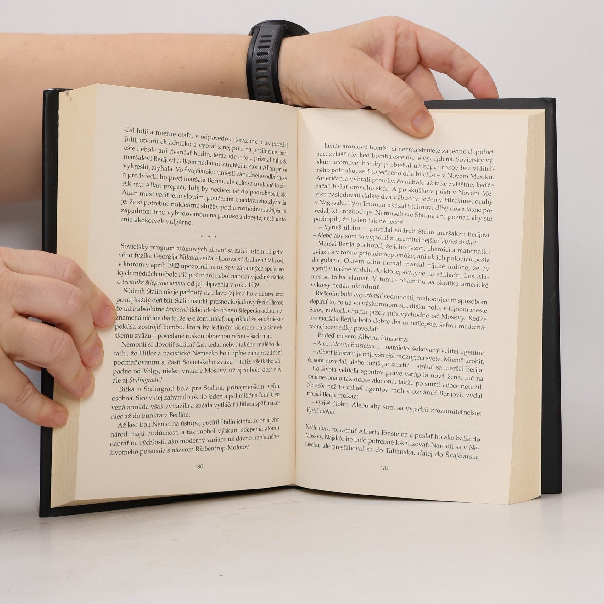 Jonas Jonasson Storočný starček, ktorý vyliezol z okna a zmizol
