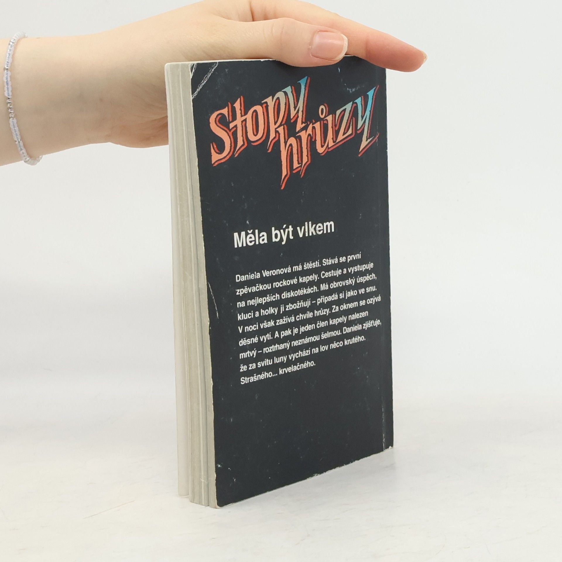 R. L. Stine Zlý měsíc. Stopy hrůzy 77