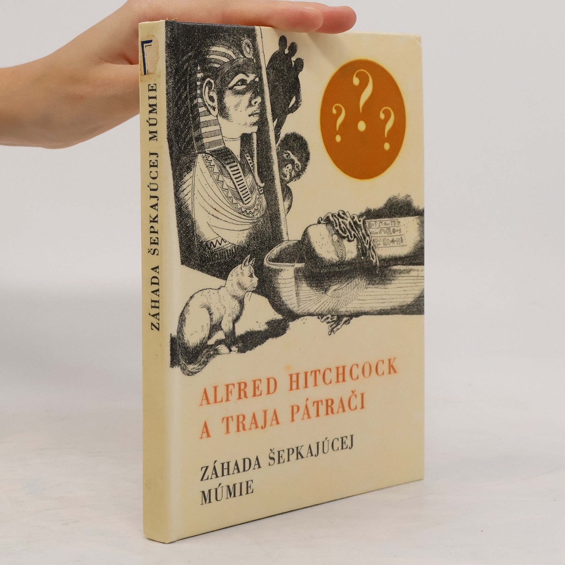Robert Arthur Alfred Hitchcock a traja pátrači. Záhada šepkajúcej múmie