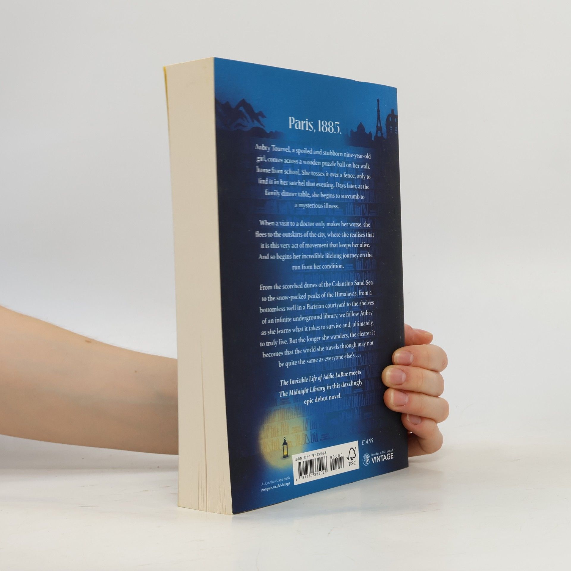 Collectif d'auteurs A Short Walk Through a Wide World