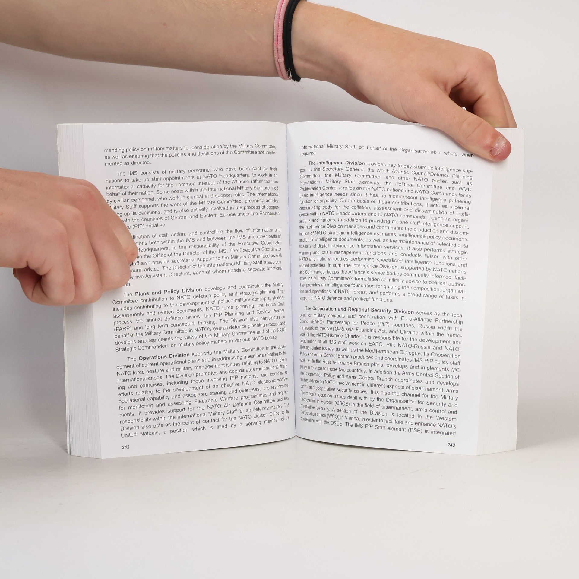 Autorenkollektiv NATO handbook