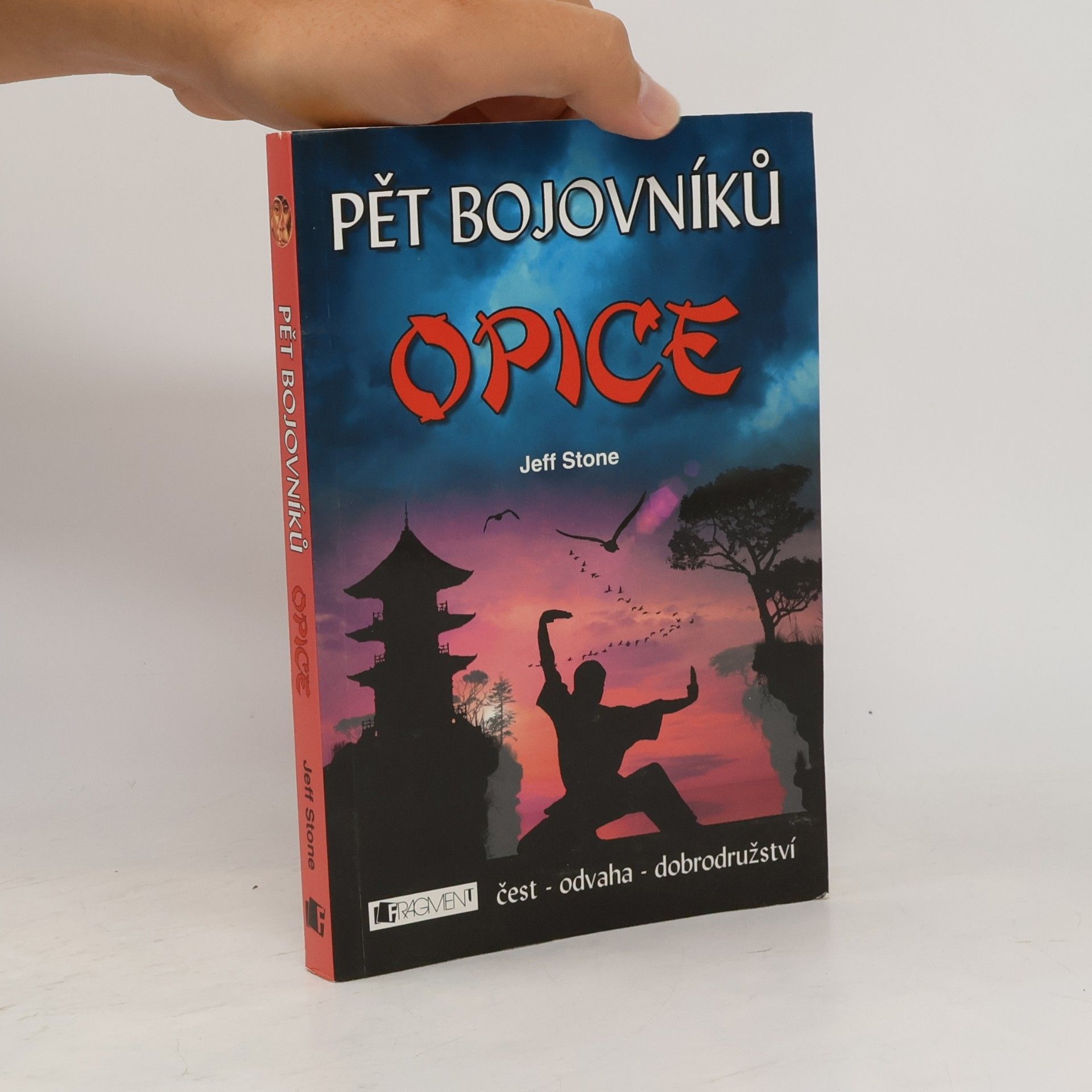 Jeff Stone Pět bojovníků. Opice