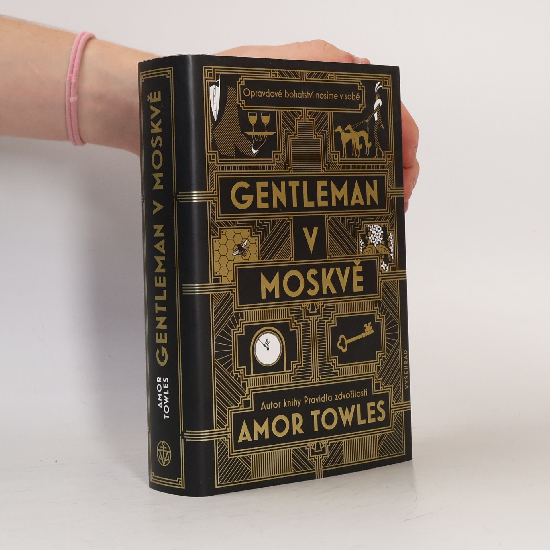 Amor Towles Gentleman v Moskvě