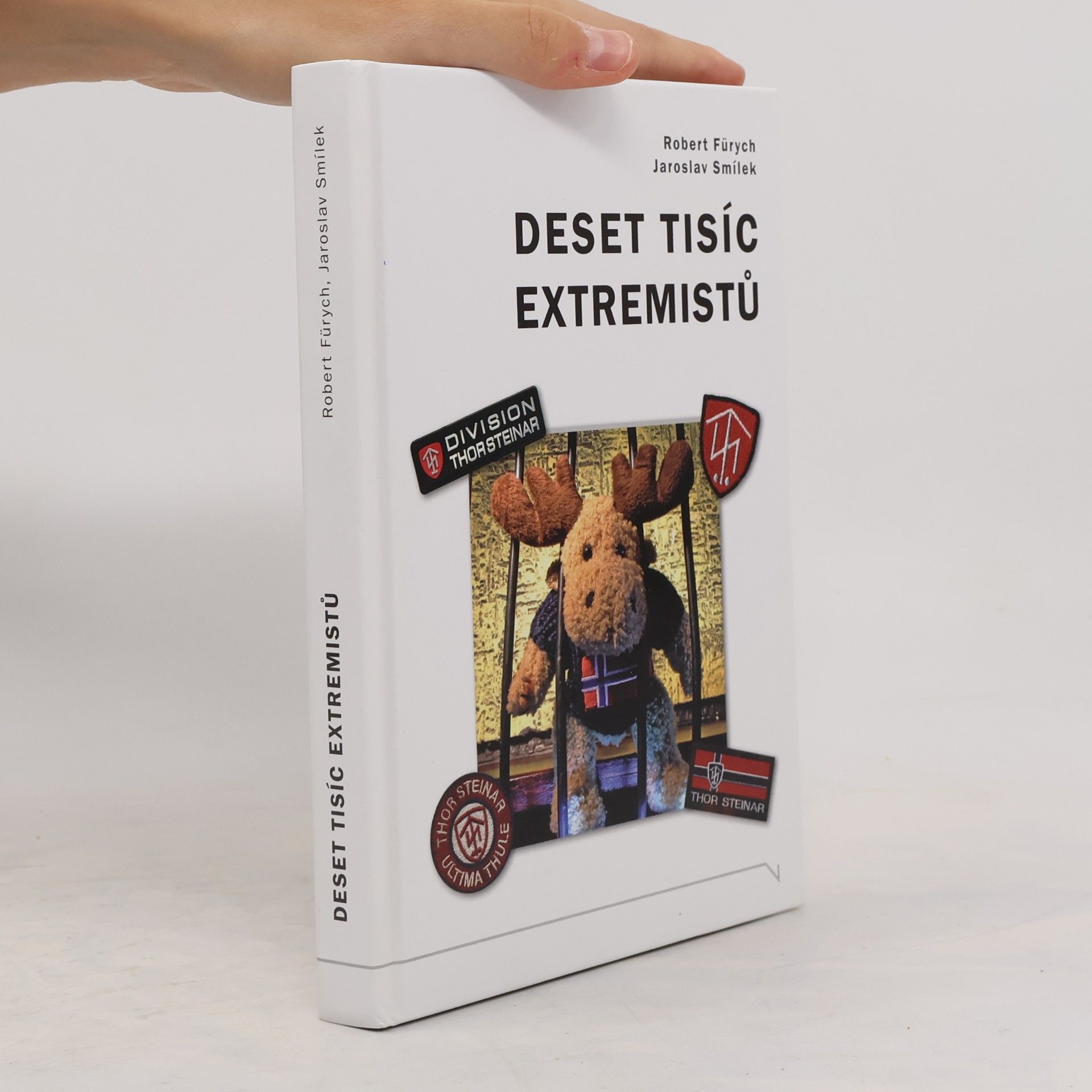 Deset tisíc extremistů