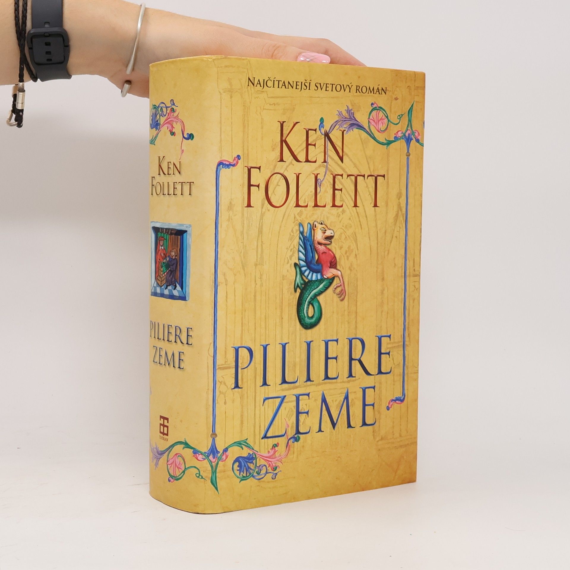 Ken Follett Piliere zeme