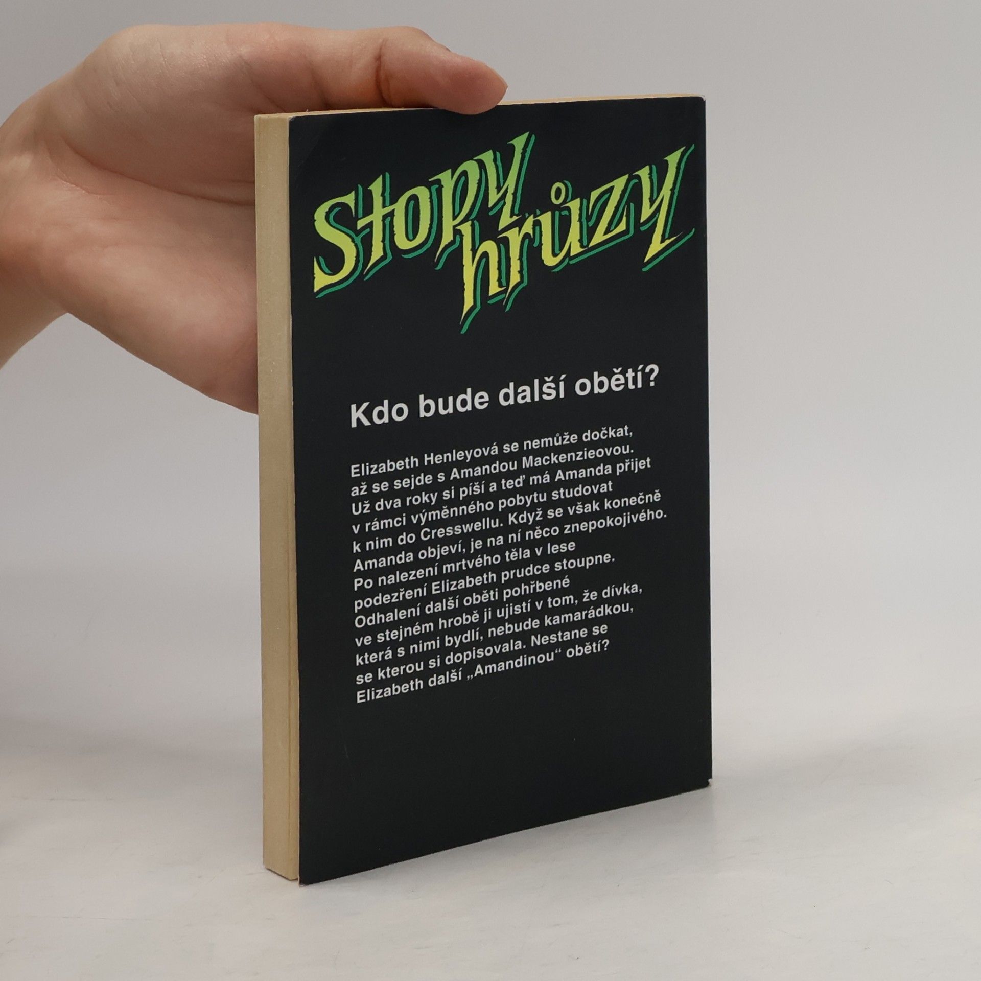James D. MacDonald Stopy hrůzy 25. Pod maskou nevinnosti