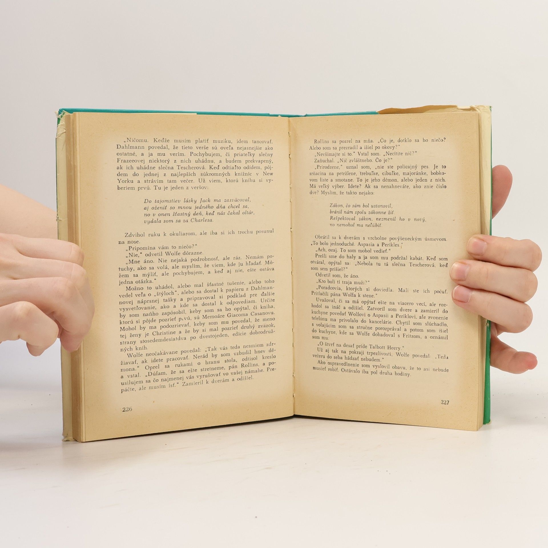 Rex Stout Zlaté pavúky. Pred polnocou. Červená kazeta