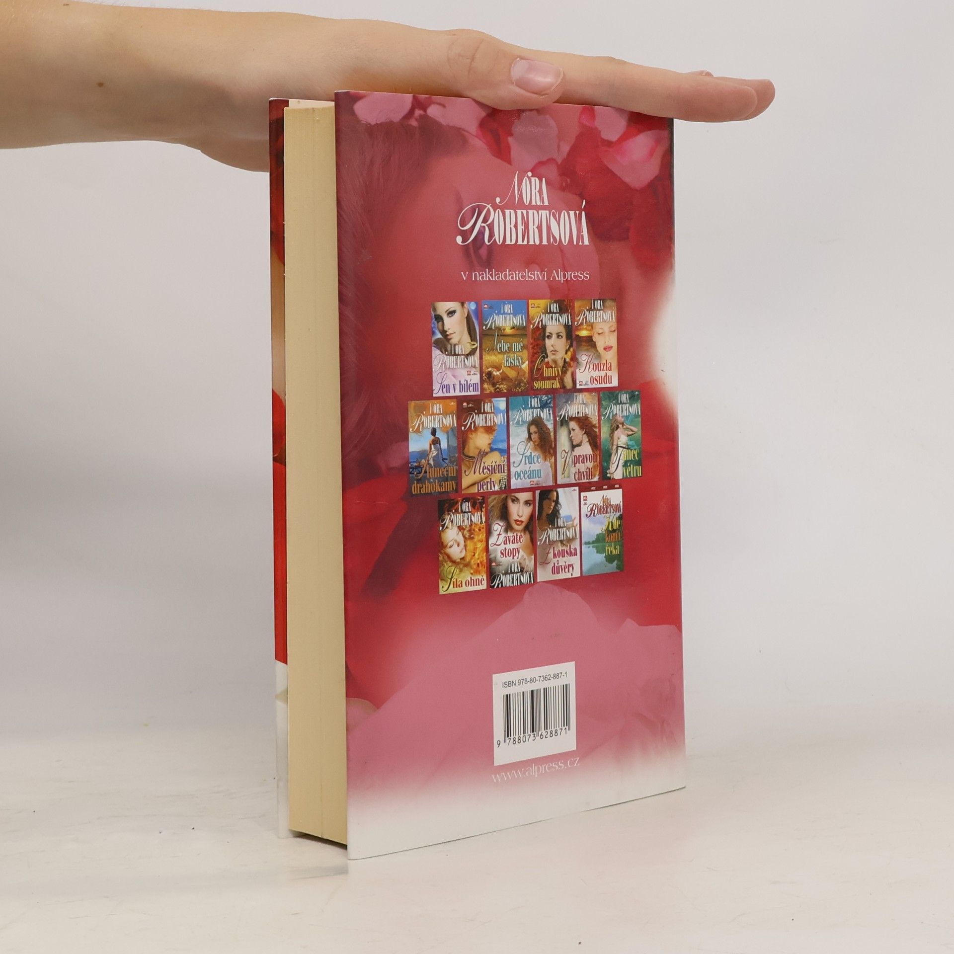 Nora Roberts Na růžích ustláno