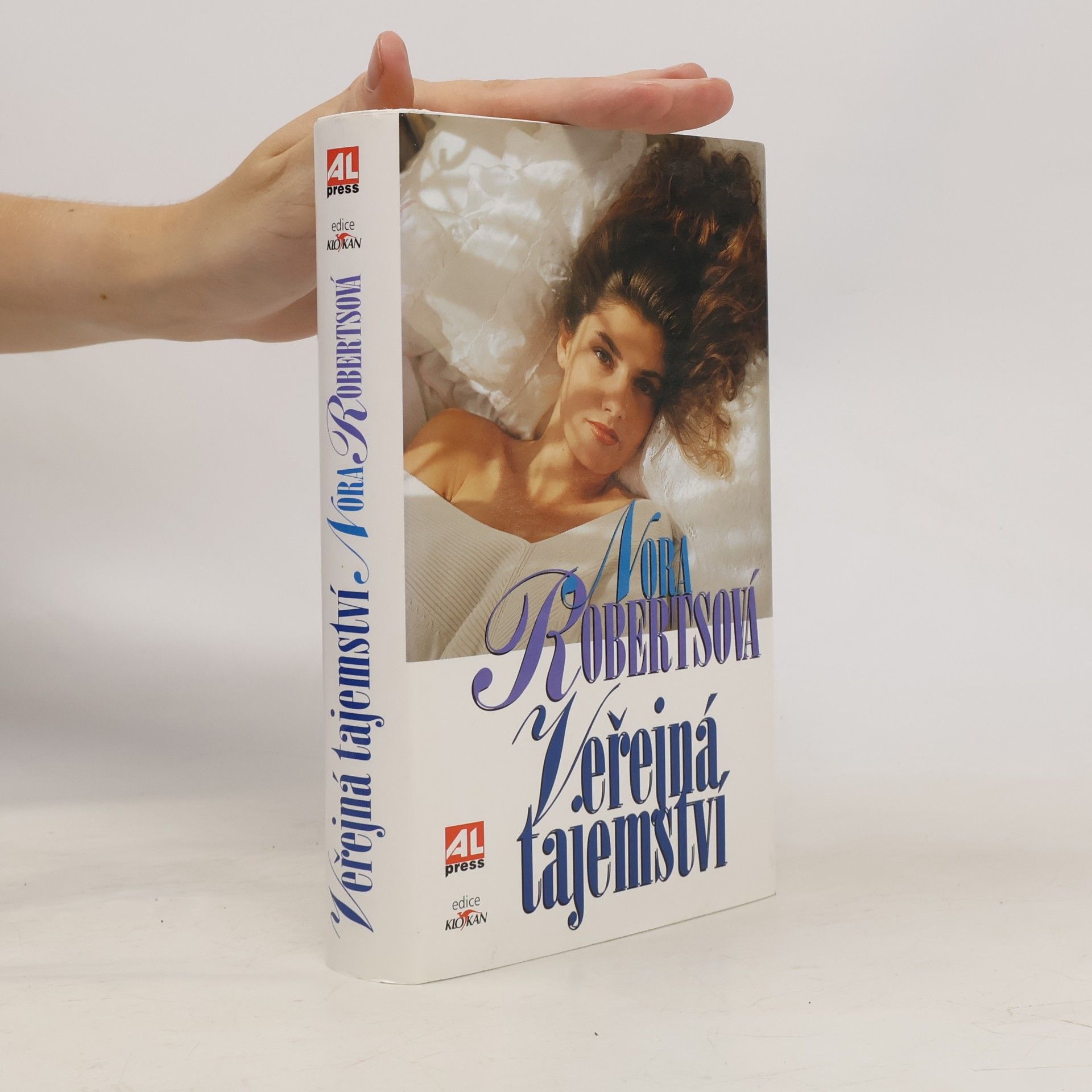 Nora Roberts Veřejná tajemství