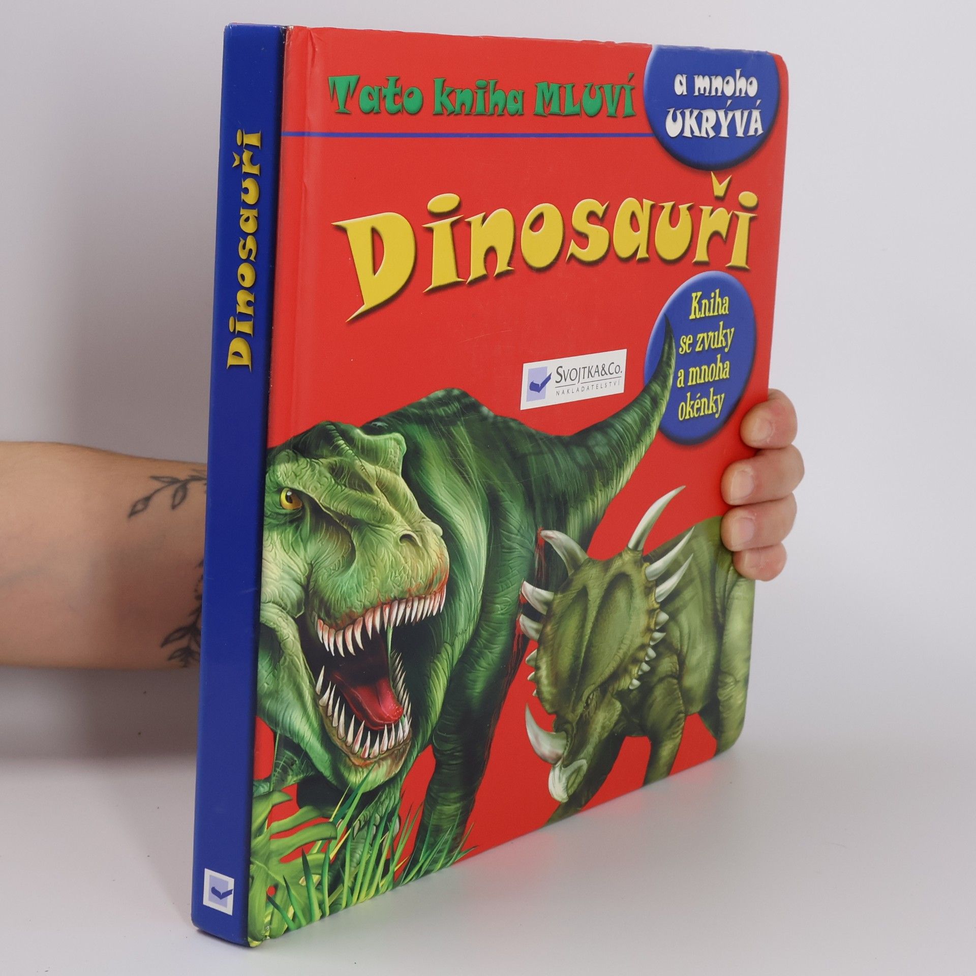 Francisca Valiente Dinosauři. Kniha se zvuky a mnoha okénky