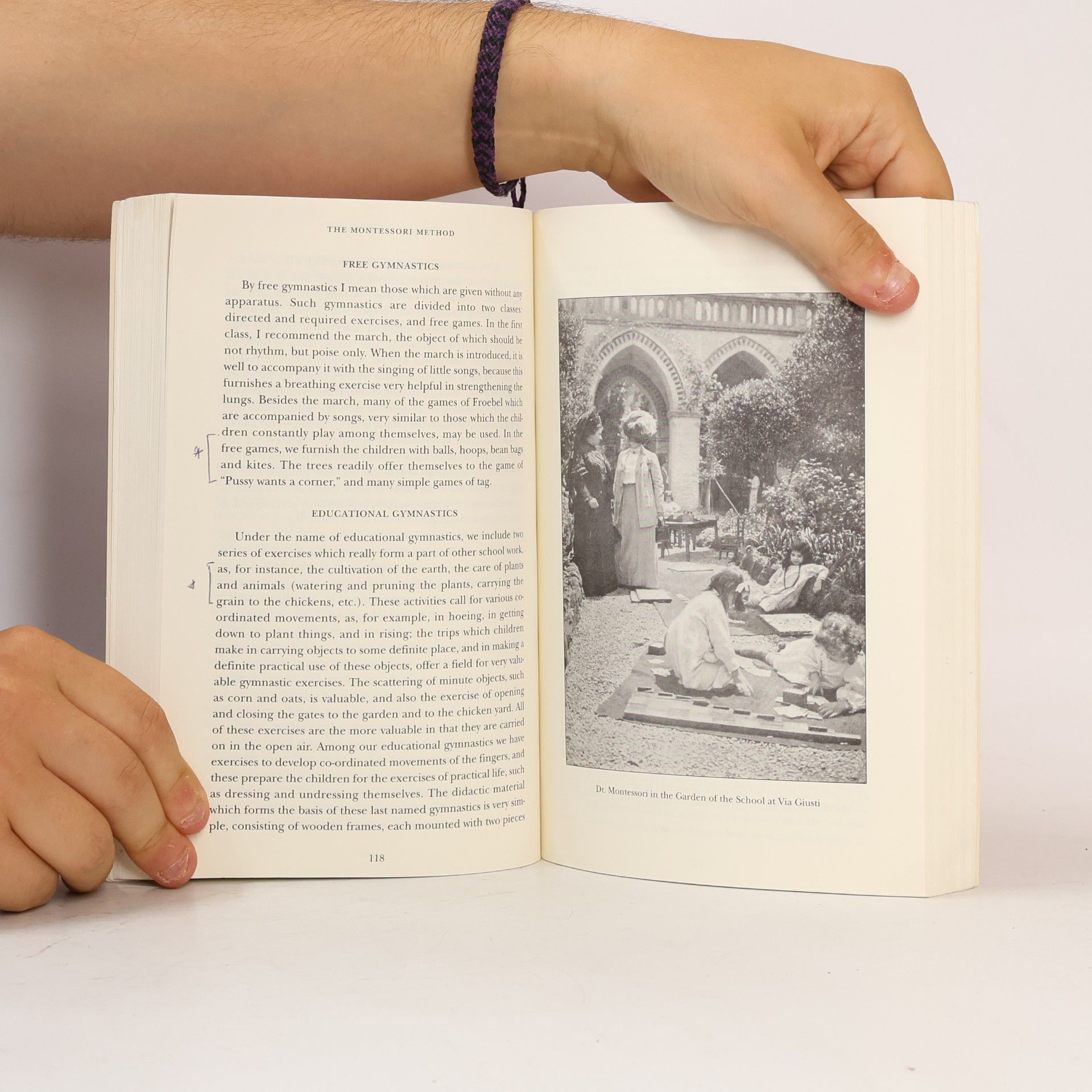 Maria Montessori Barnes & Noble Library of Essential Reading: The Montessori Method