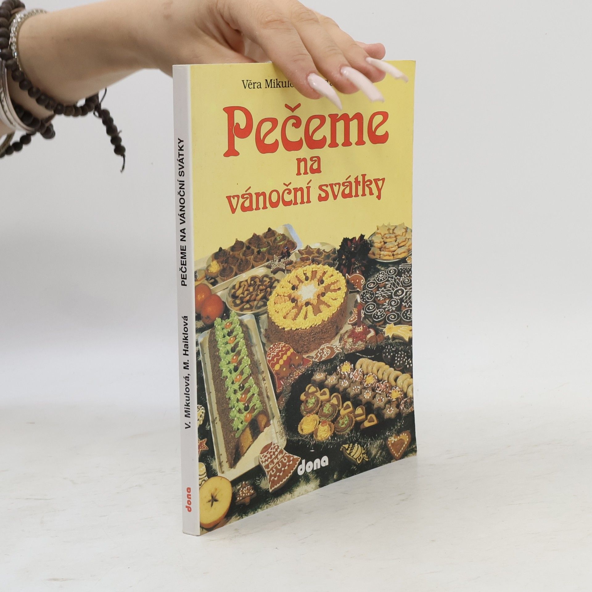 Marta Haiklová Pečeme na vánoční svátky