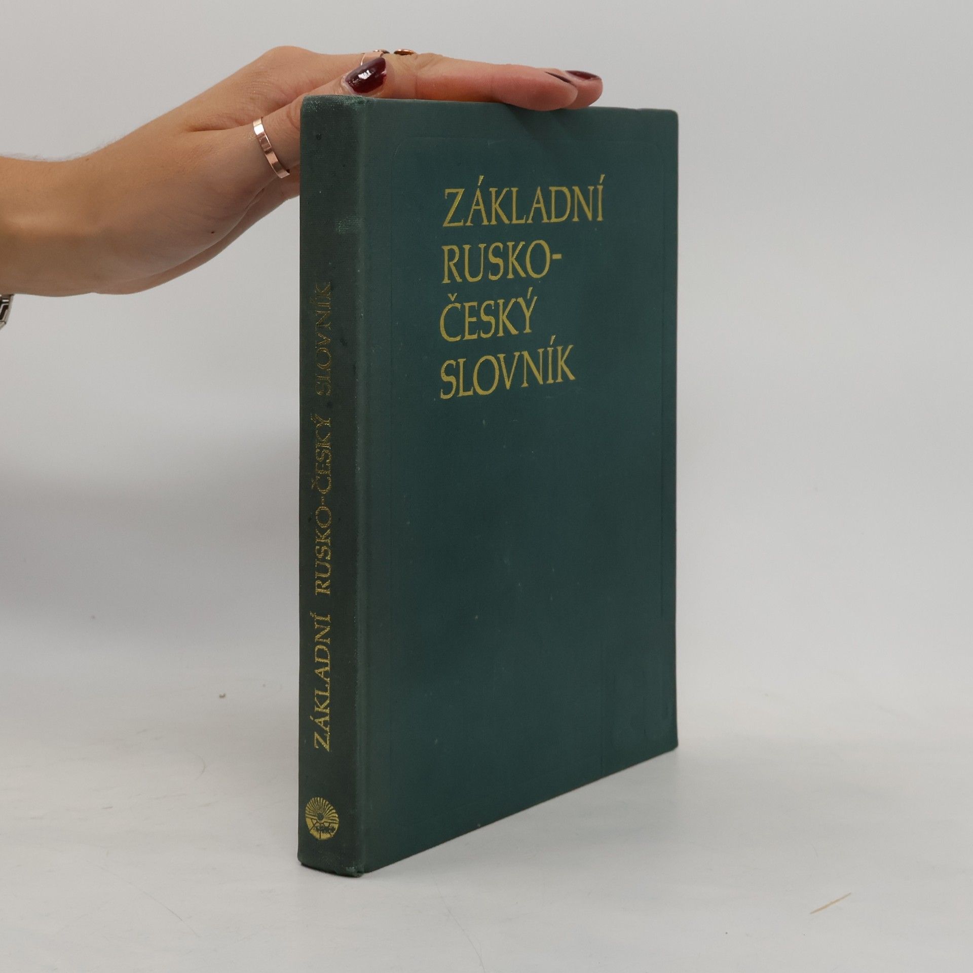 N. Buravcevová Základní rusko-český slovník. Pусско чешский учеБный словарь
