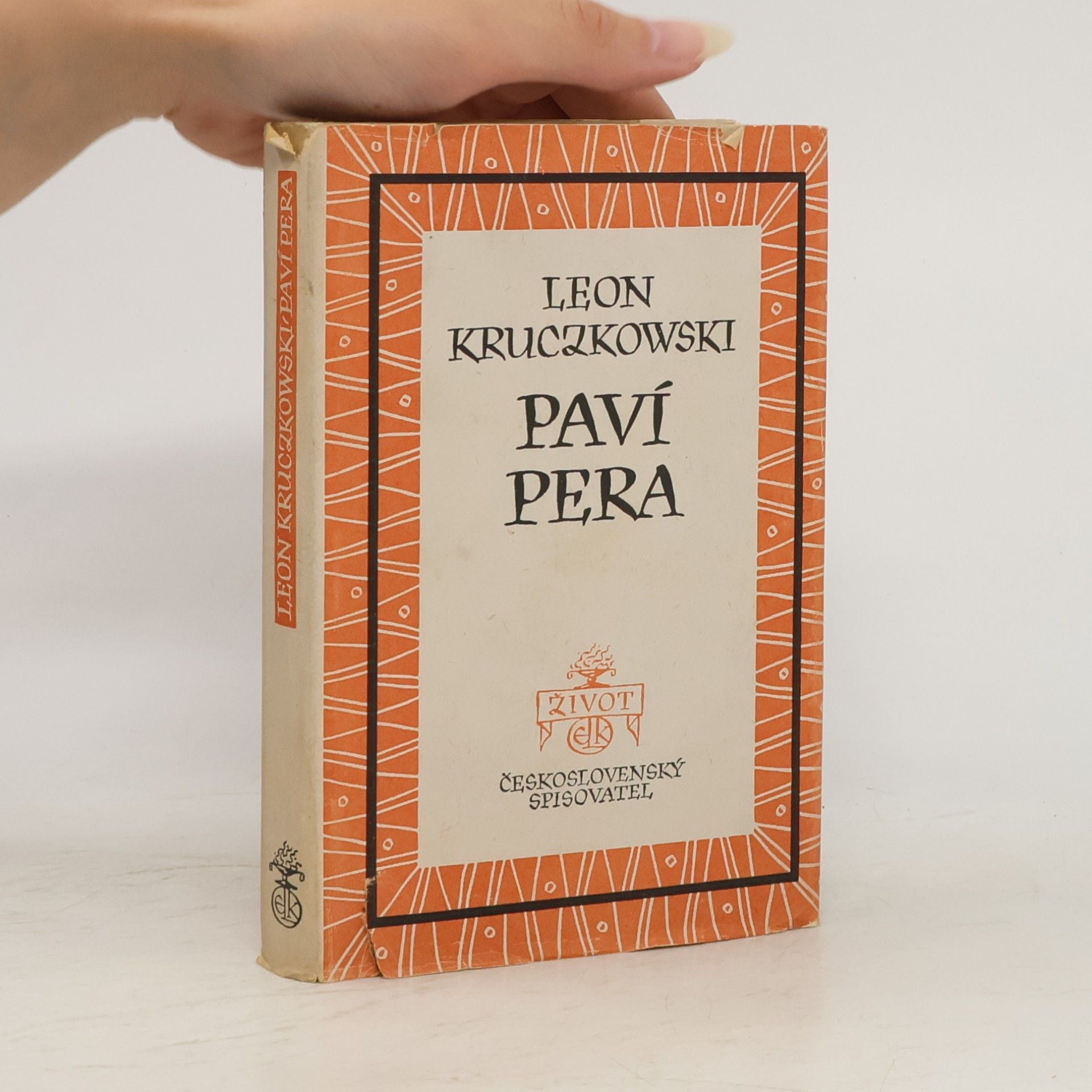 Leon Kruczkowski Paví pera