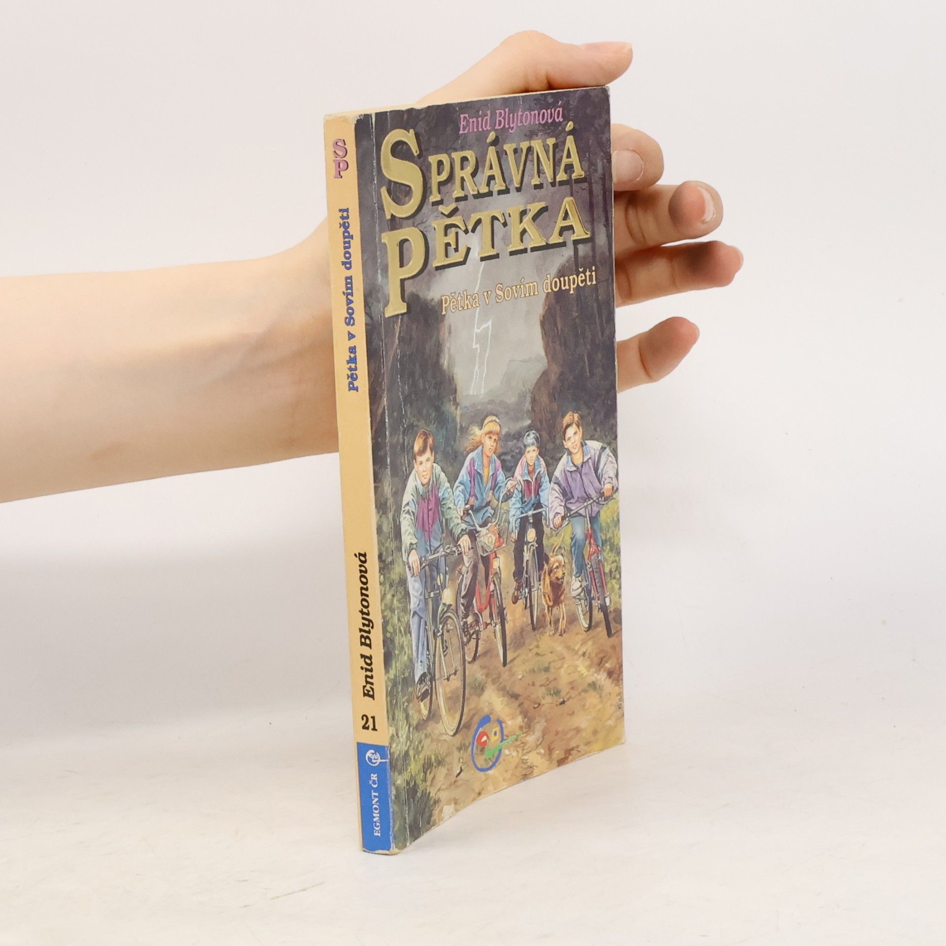 Enid Blyton Správná pětka. Pětka v Sovím doupěti