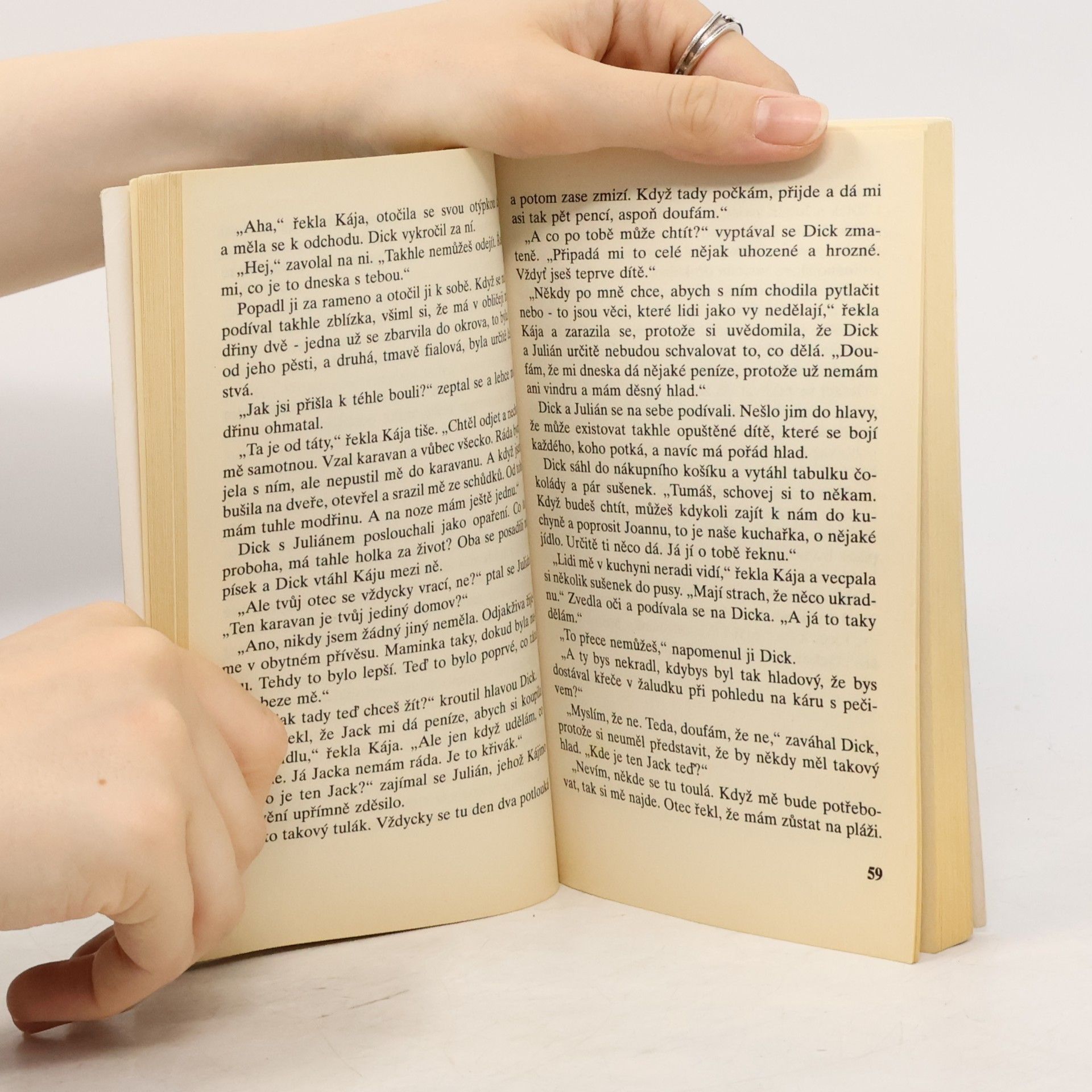 Enid Blyton Správná pětka. Pětka už v tom zase lítá