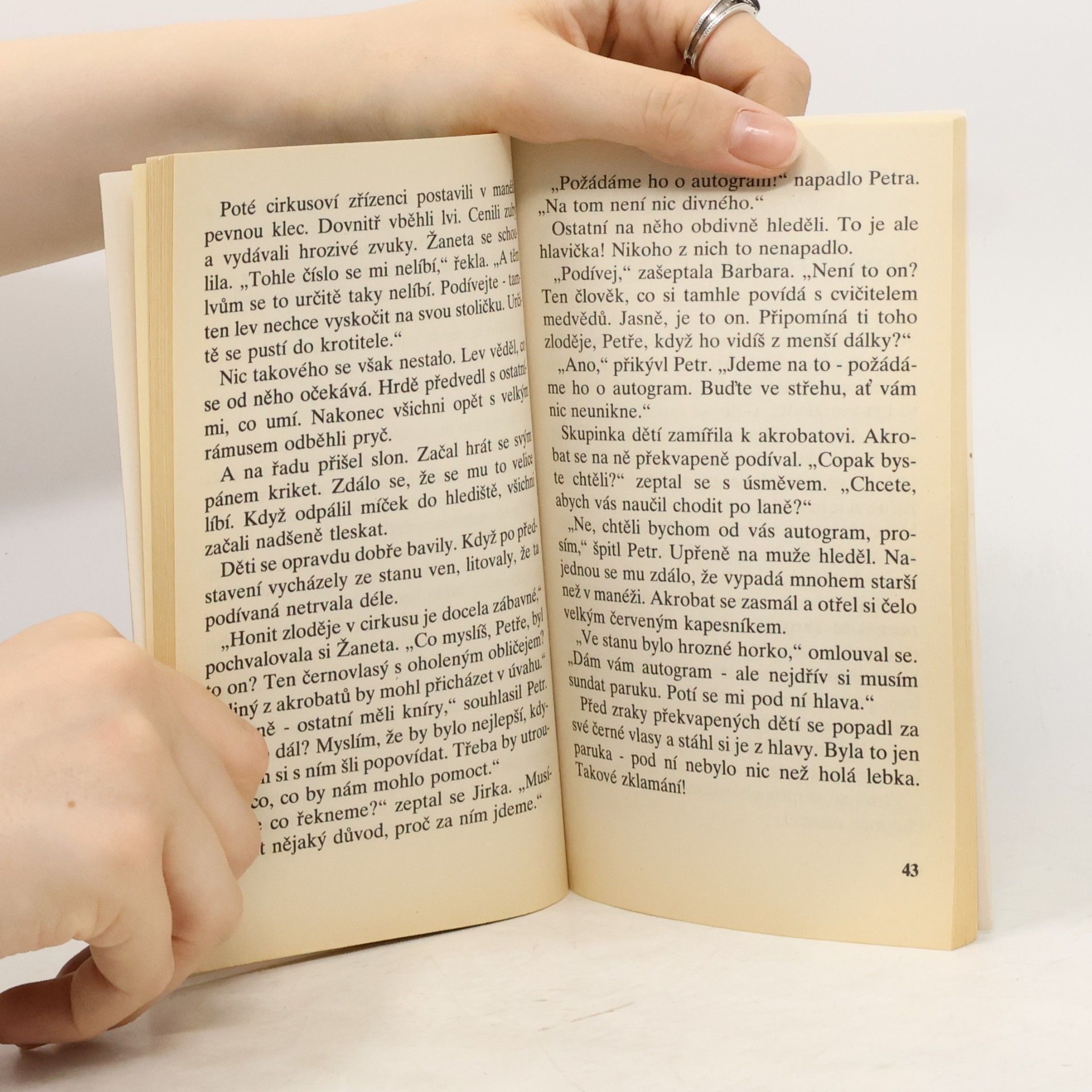 Enid Blyton Tajná sedma. Záhada ukradnutého náhrdelníku