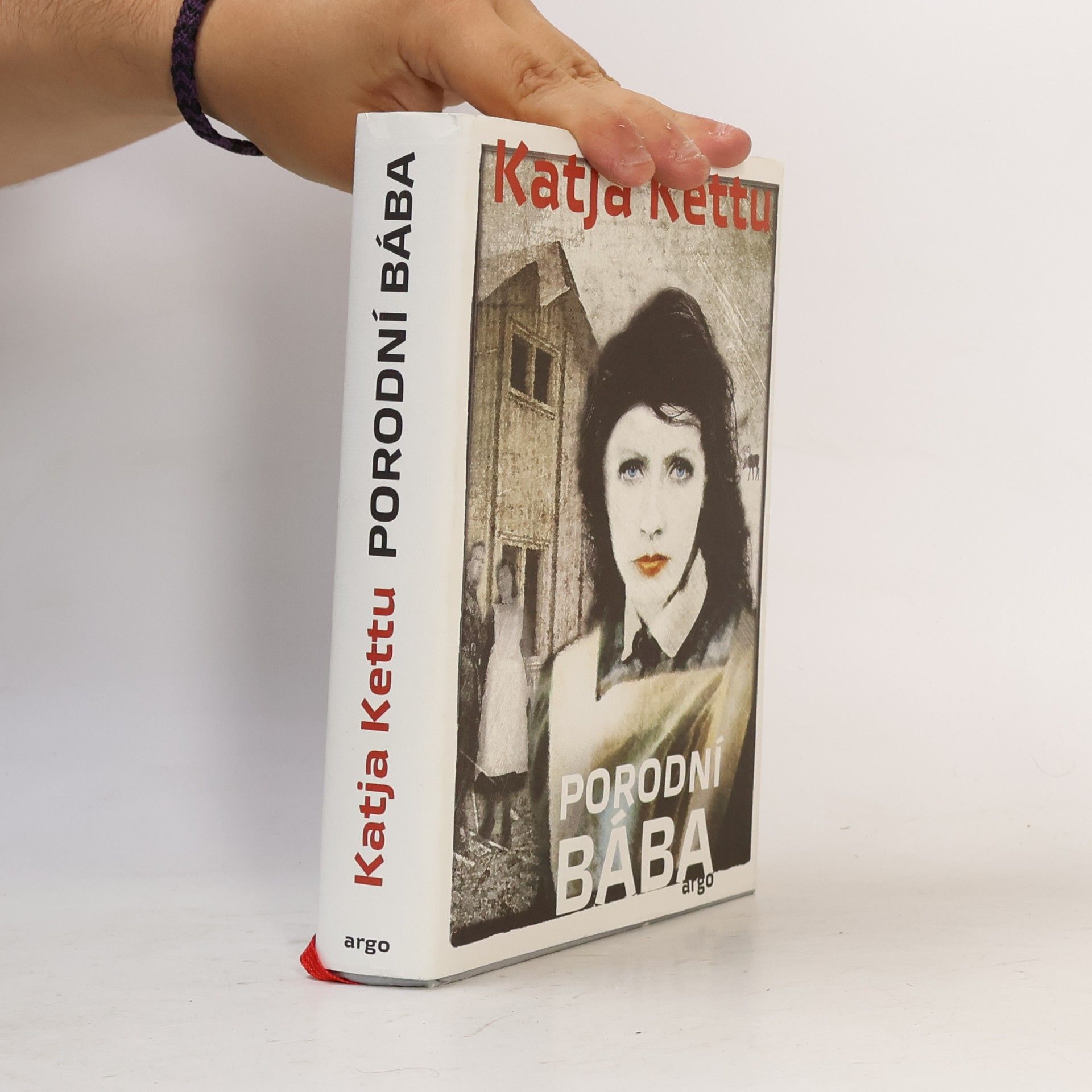 Katja Kettu Porodní bába