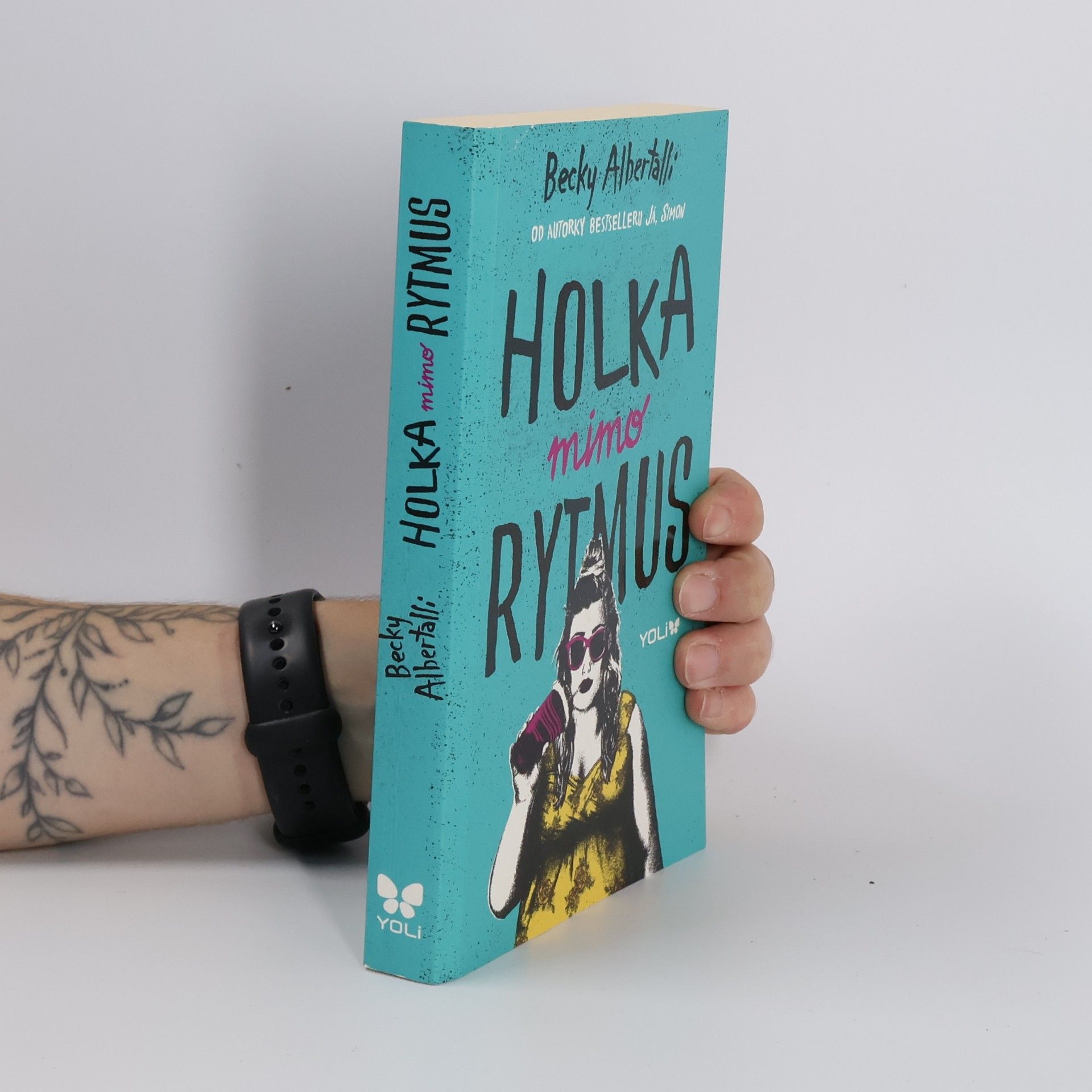 Becky Albertalli Holka mimo rytmus