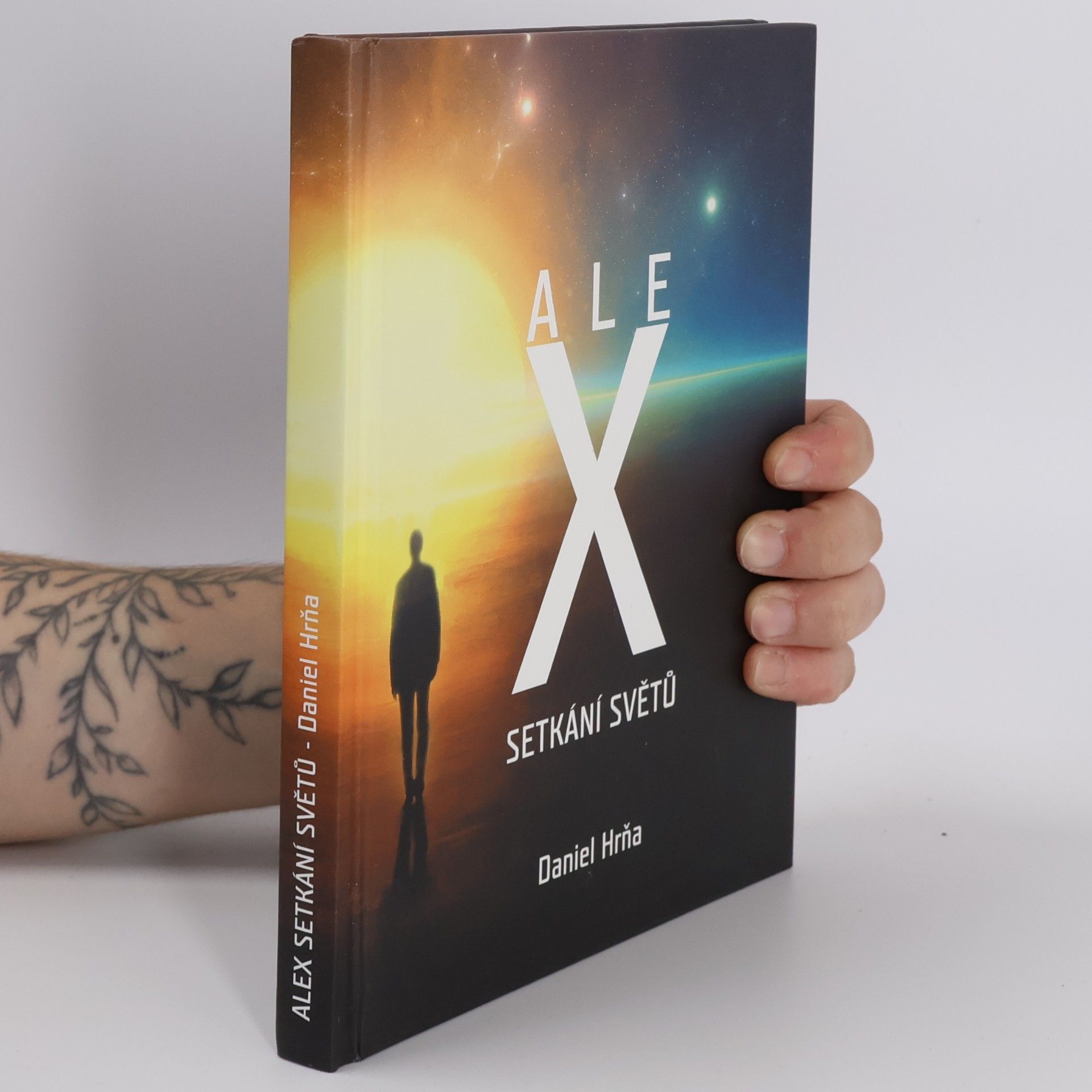 Daniel Hrňa ALEX. Setkání světů