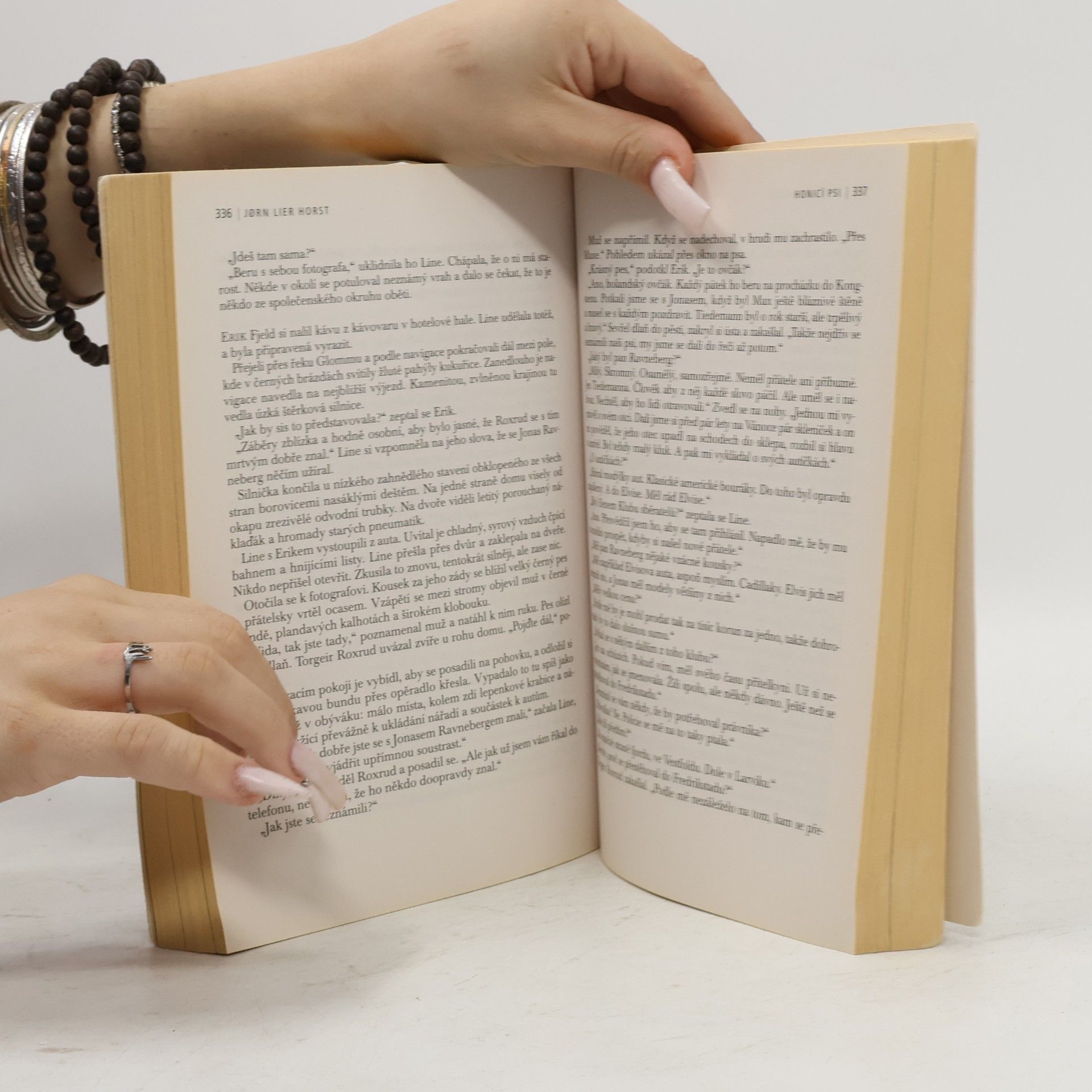Tess Gerritsen Umři znovu / Sídlo v Cornwallu / Honicí psi / Nečekané dědictví inspektora Čopry