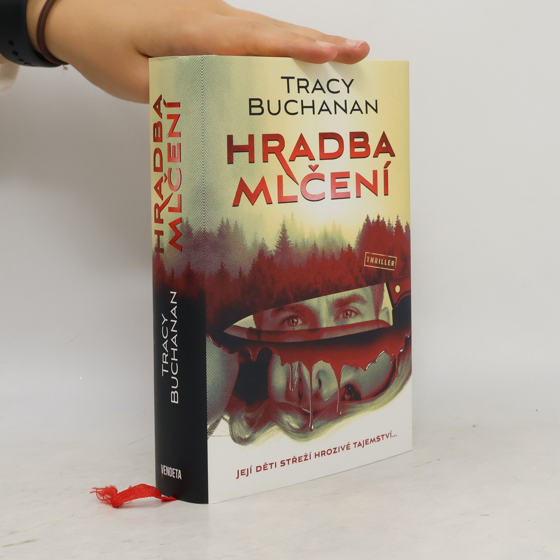 Tracy Buchanan Hradba mlčení