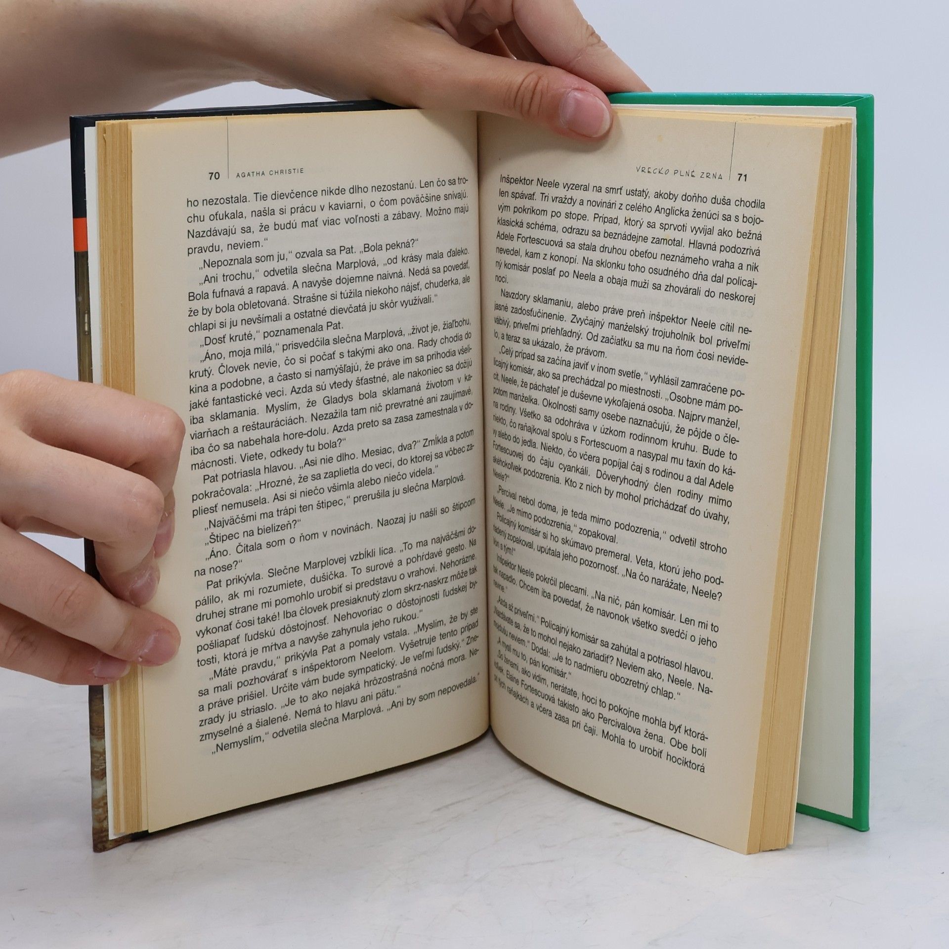 Agatha Christie Vrecko plné zrna