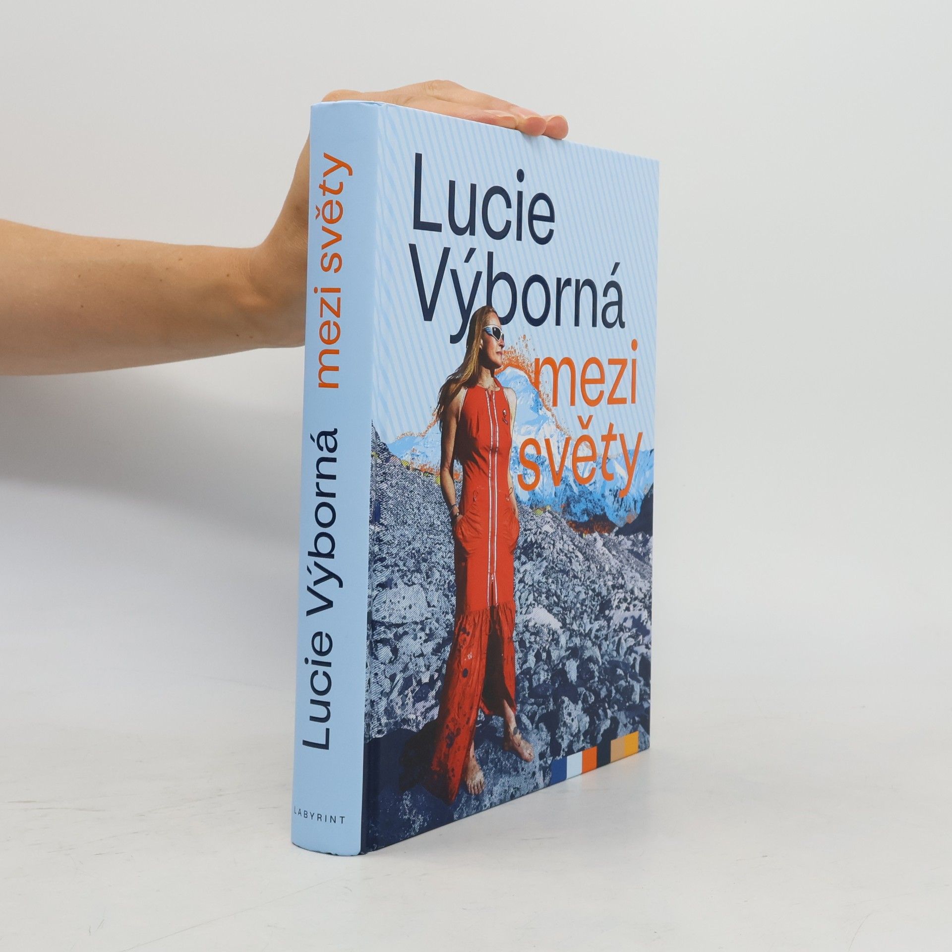 Lucie Výborná Mezi světy